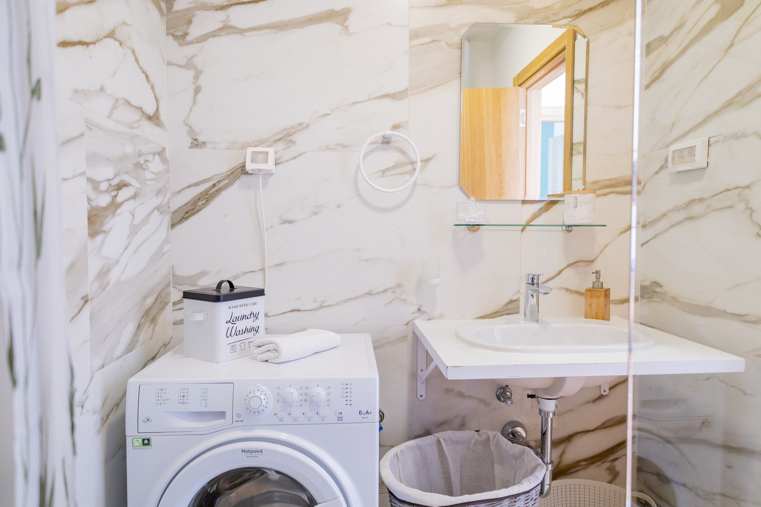 Private apartment for airbnb rent. Fotograf u Crnoj Gori-porodično fotografisanje sa djecom, lovestory, nekretnine