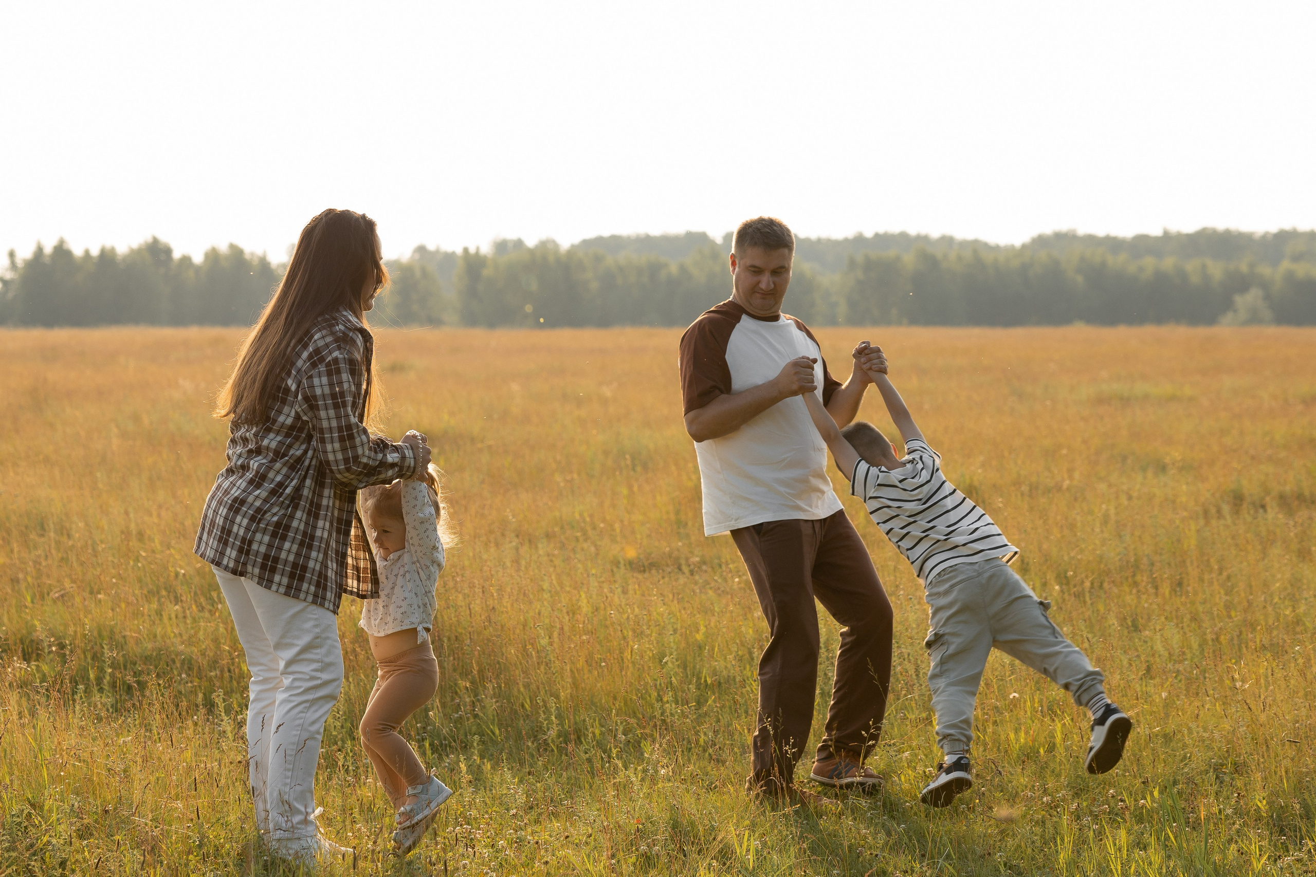 В поле. Семейный и свадебный фотограф в Челябинске Мария Леонтьева