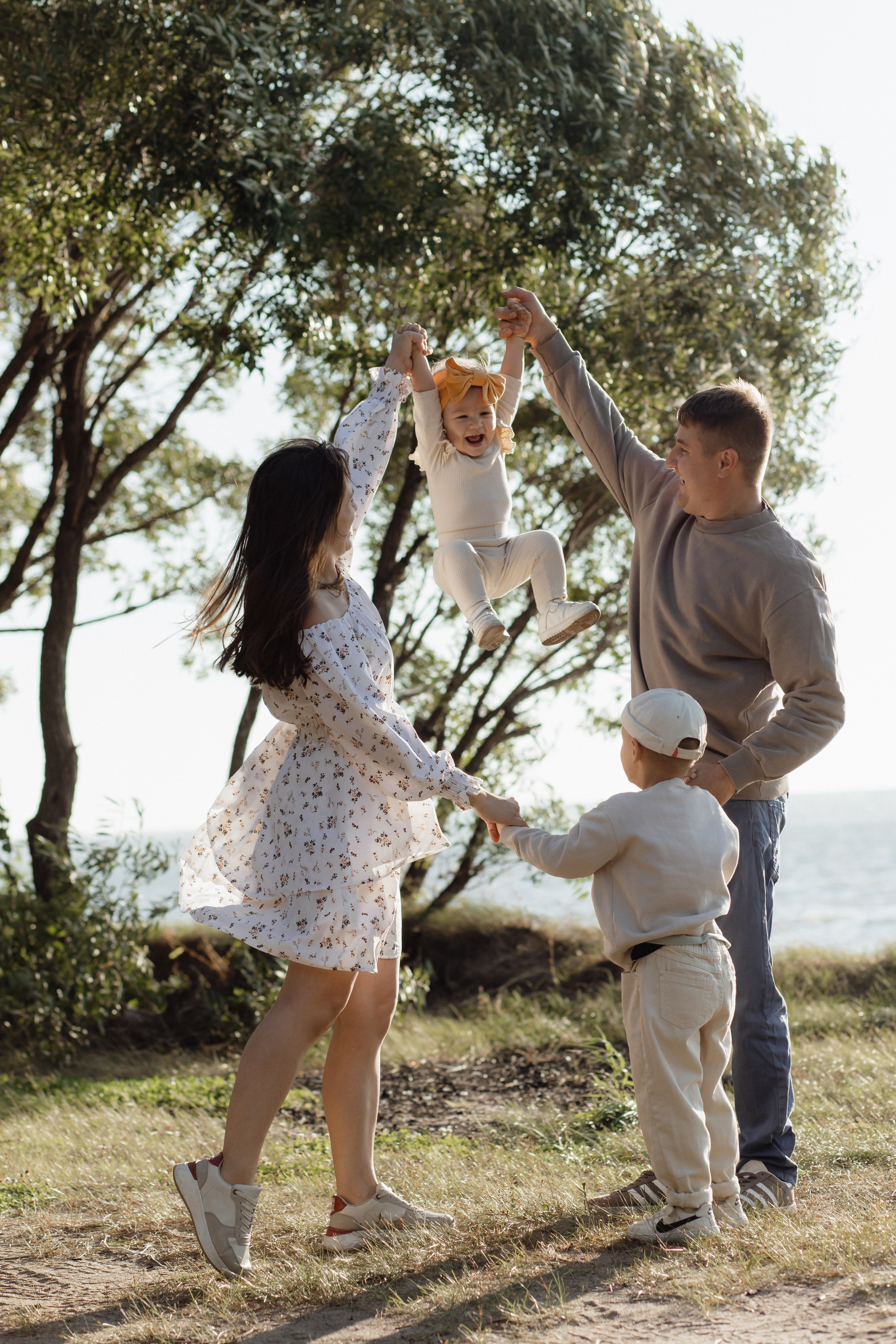 На берегу. Семейный и свадебный фотограф в Челябинске Мария Леонтьева