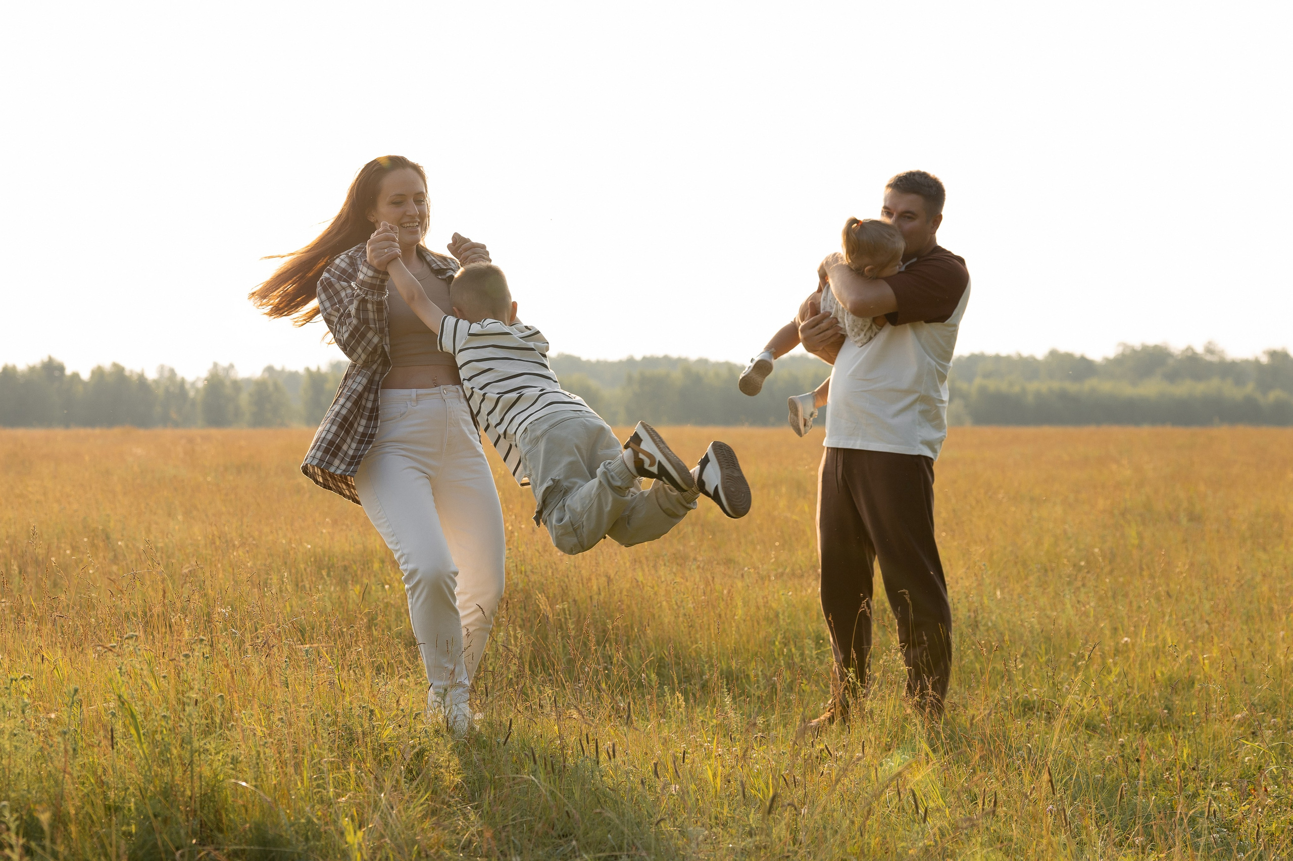 В поле. Семейный и свадебный фотограф в Челябинске Мария Леонтьева