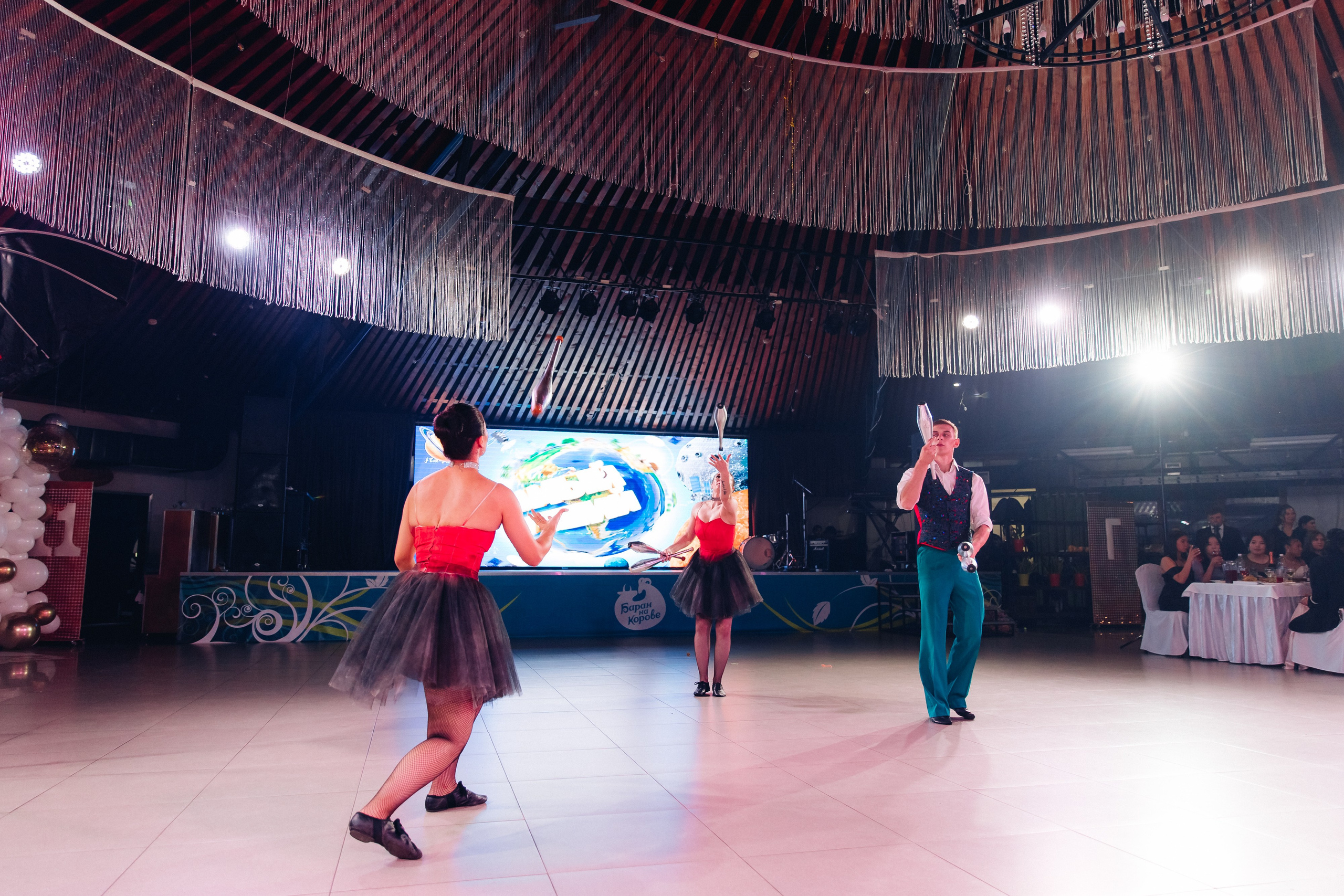 Выпускной вечер. 49 школа. Баран на корове. Свадебный и семейный фотограф в Улан-Удэ