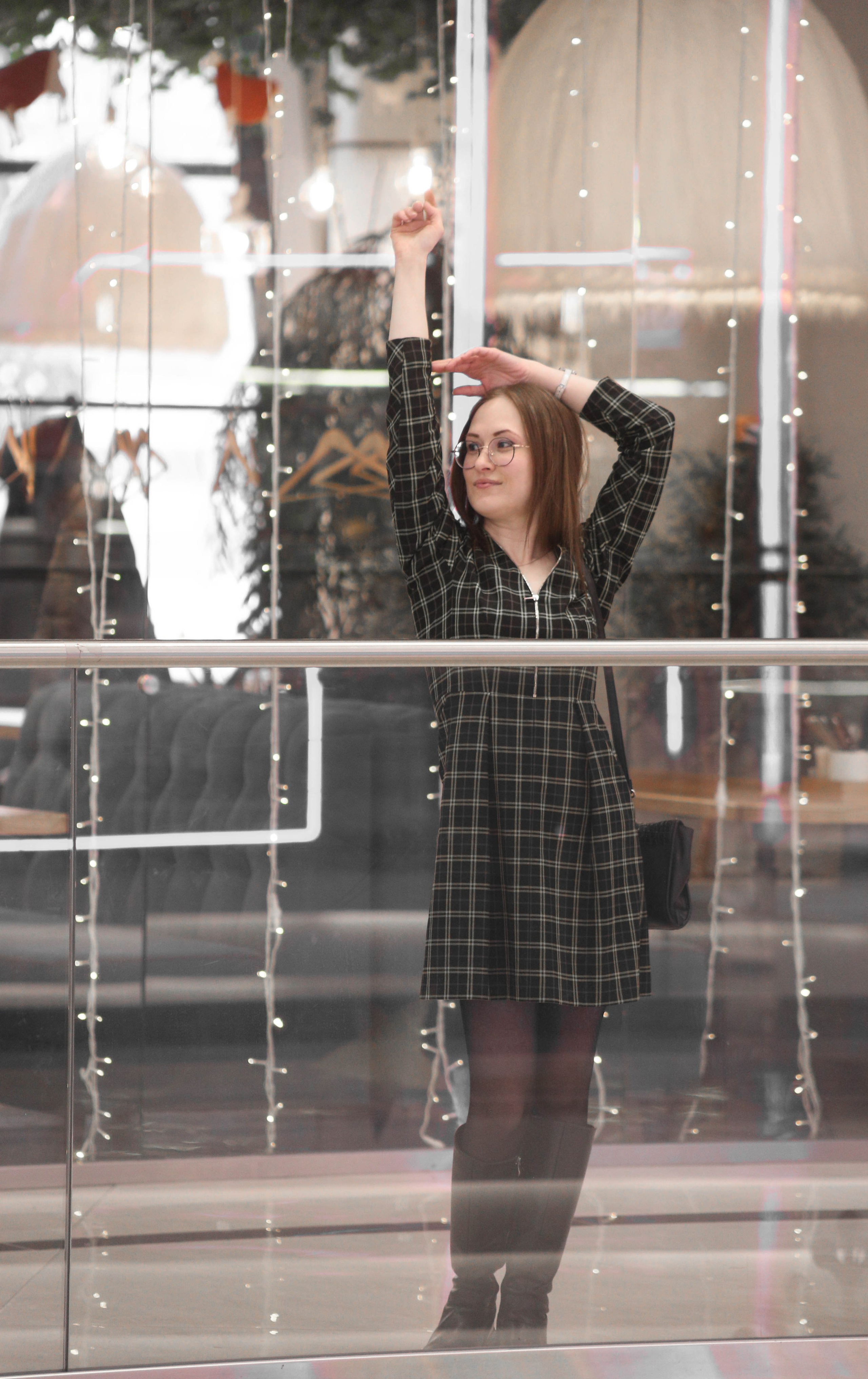 Маша в торговом центре. Фотограф Пермь. Фотосессия в фотостудии Перми и на свежем воздухе