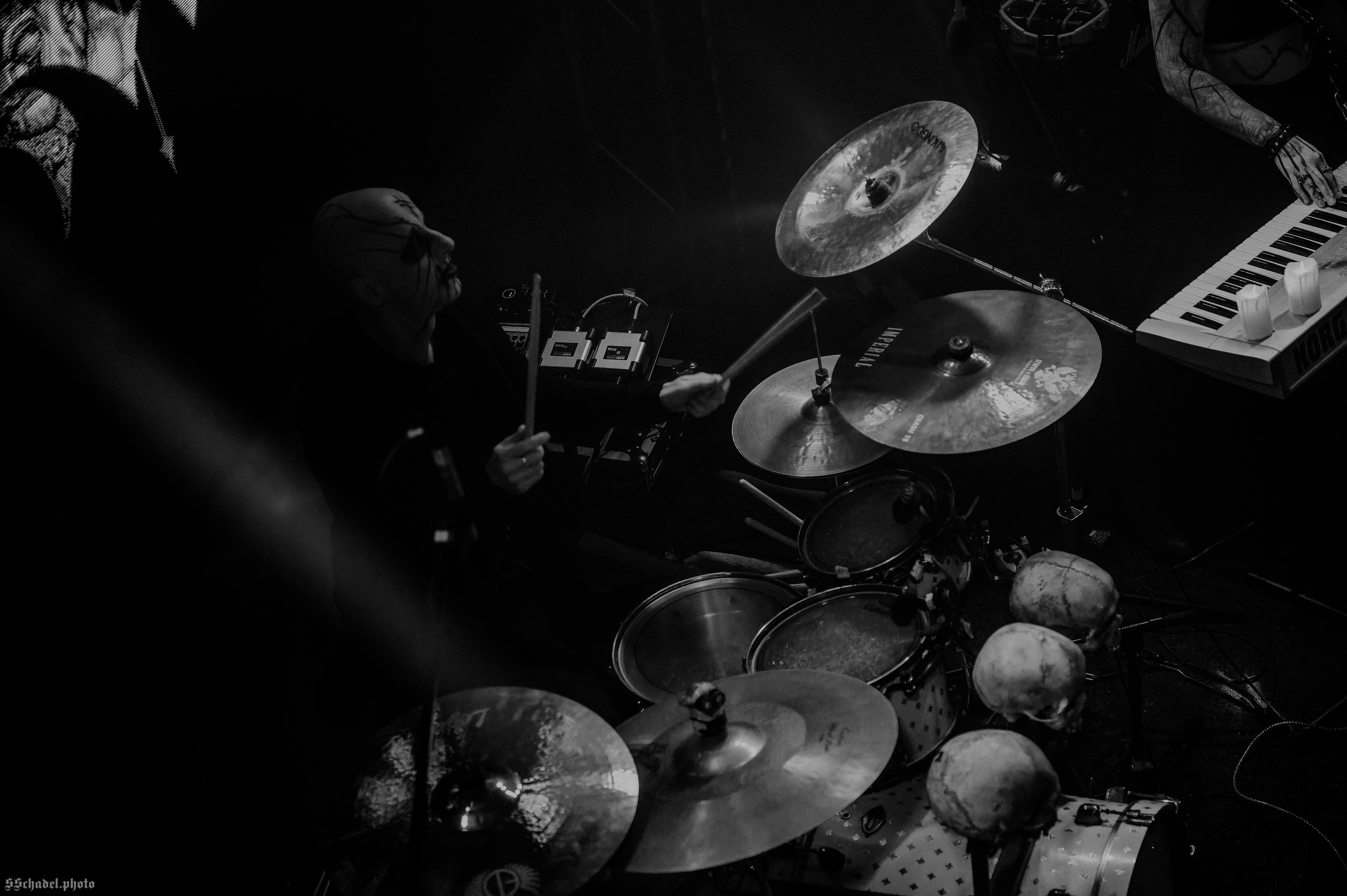Frostlagte Måne 07.12.25. We will make everything metal!