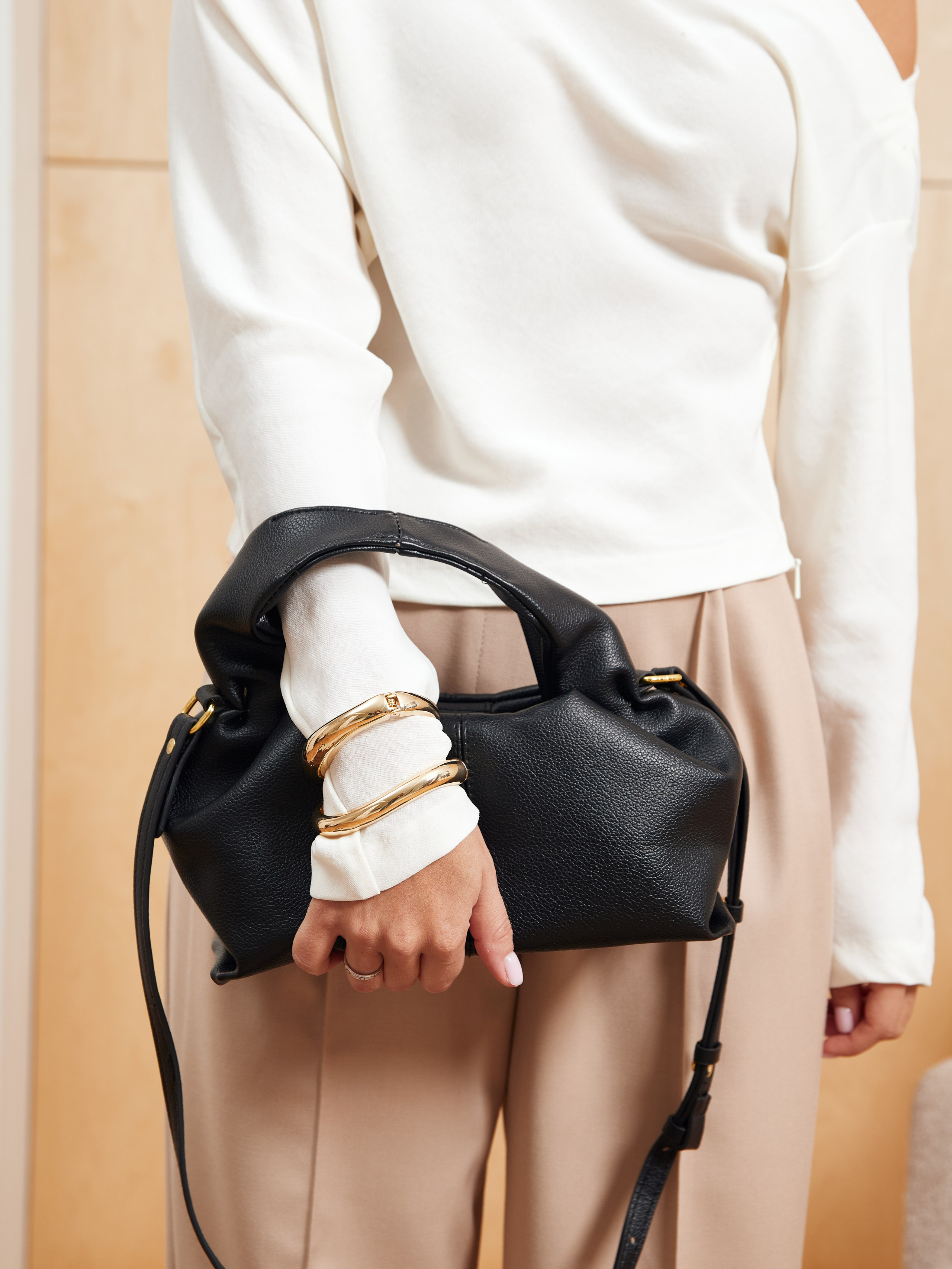 Фотосъемка аксессуаров с моделью в Ростове-на-Дону. Предметный и бизнес фотограф в Ростове-на-Дону Александра Степанова