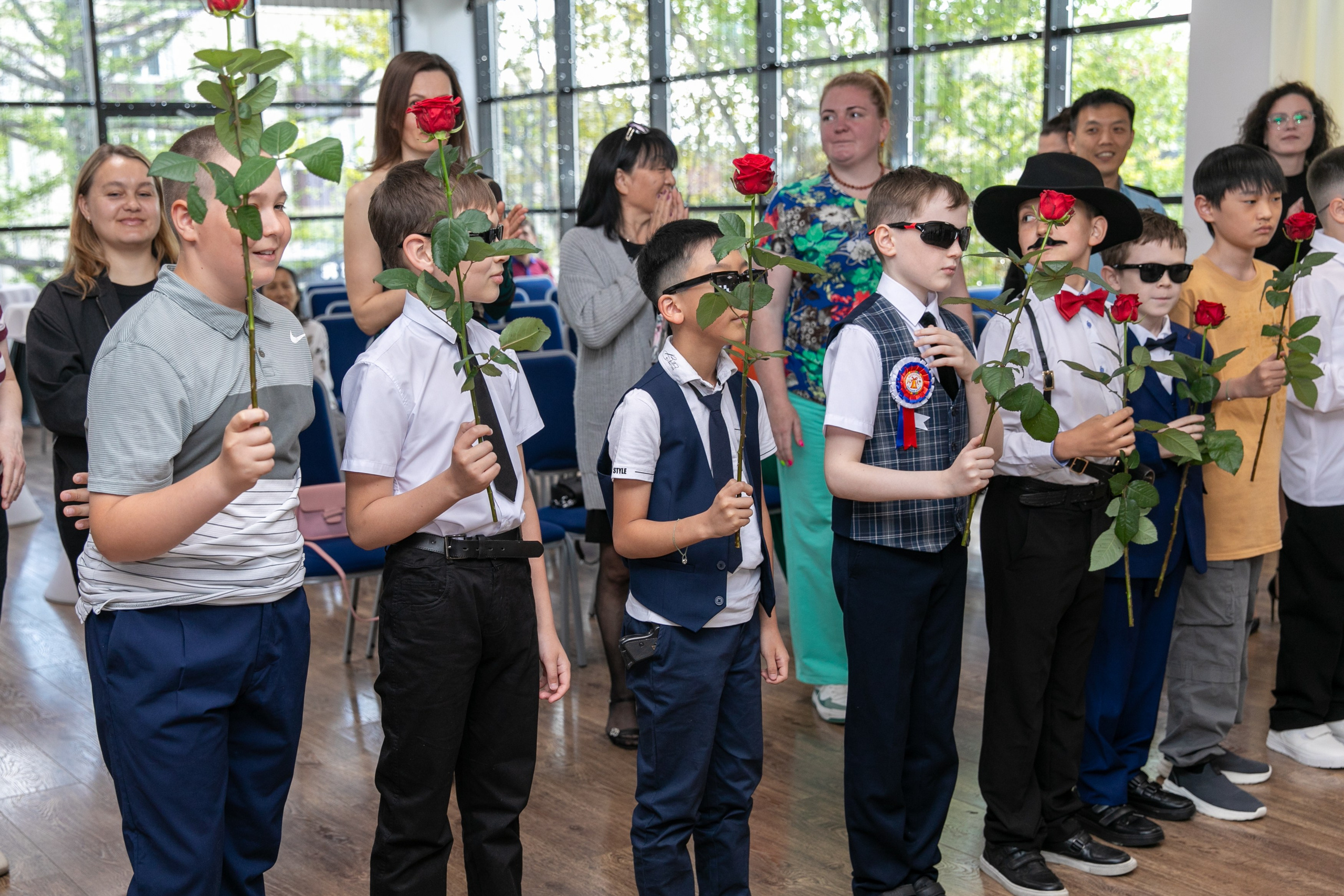 Выпускной 4 класс Гимназия 3 2025. Школьный и детский фотограф в Южно-Сахалинске Анастасия Лескова