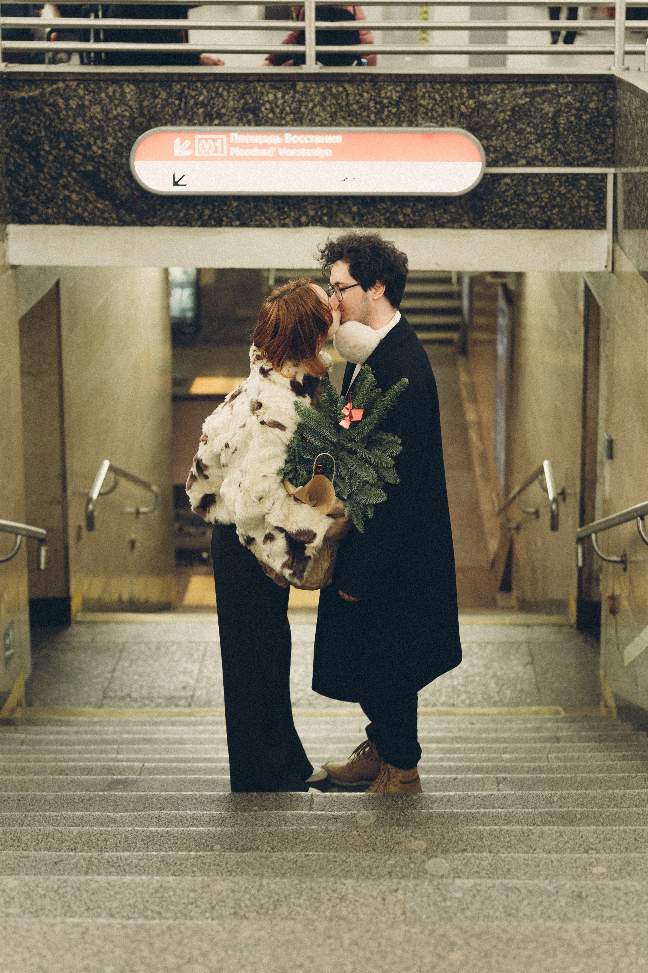НОВОГОДНЯЯ ФОТОСЕСИИЯ ПАРЫ В МЕТРО ЛЮБОВЬ. Профессиональный фотограф, Санкт-Петербург — Виктория Богомолова