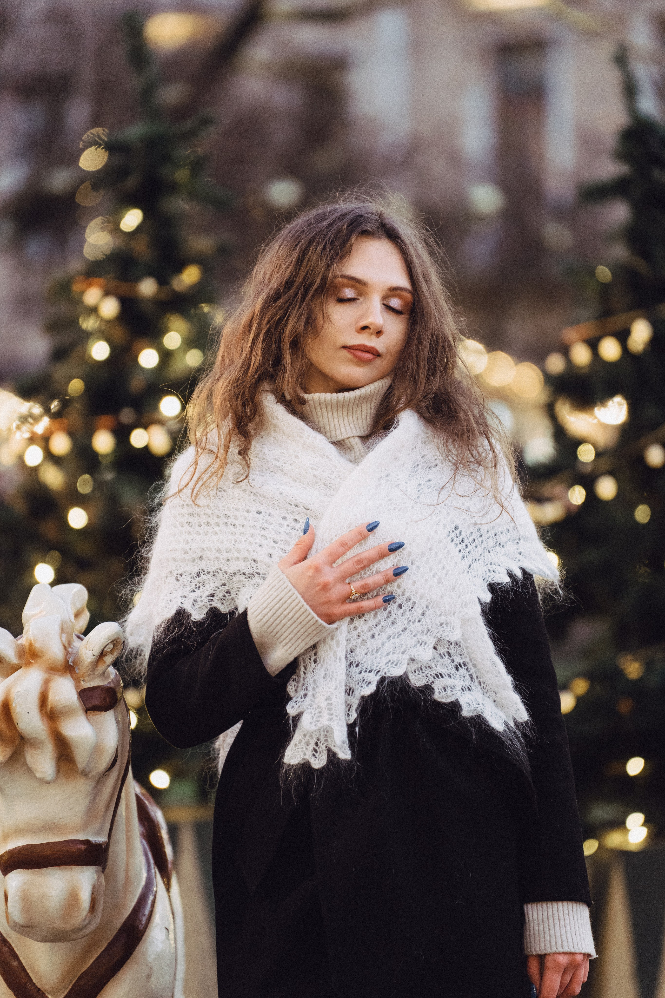 ПРОГУЛКА НА МАНЕЖНОЙ ПЛОЩАДИ ДЛЯ ДЕВУШКИ ПЕРЕД НОВЫМ ГОДОМ (НОВОГОДНЯЯ ФОТОСЕССИИЯ НА МАНЕЖНОЙ ПЛОЩАДИ). Профессиональный фотограф, Санкт-Петербург — Виктория Богомолова