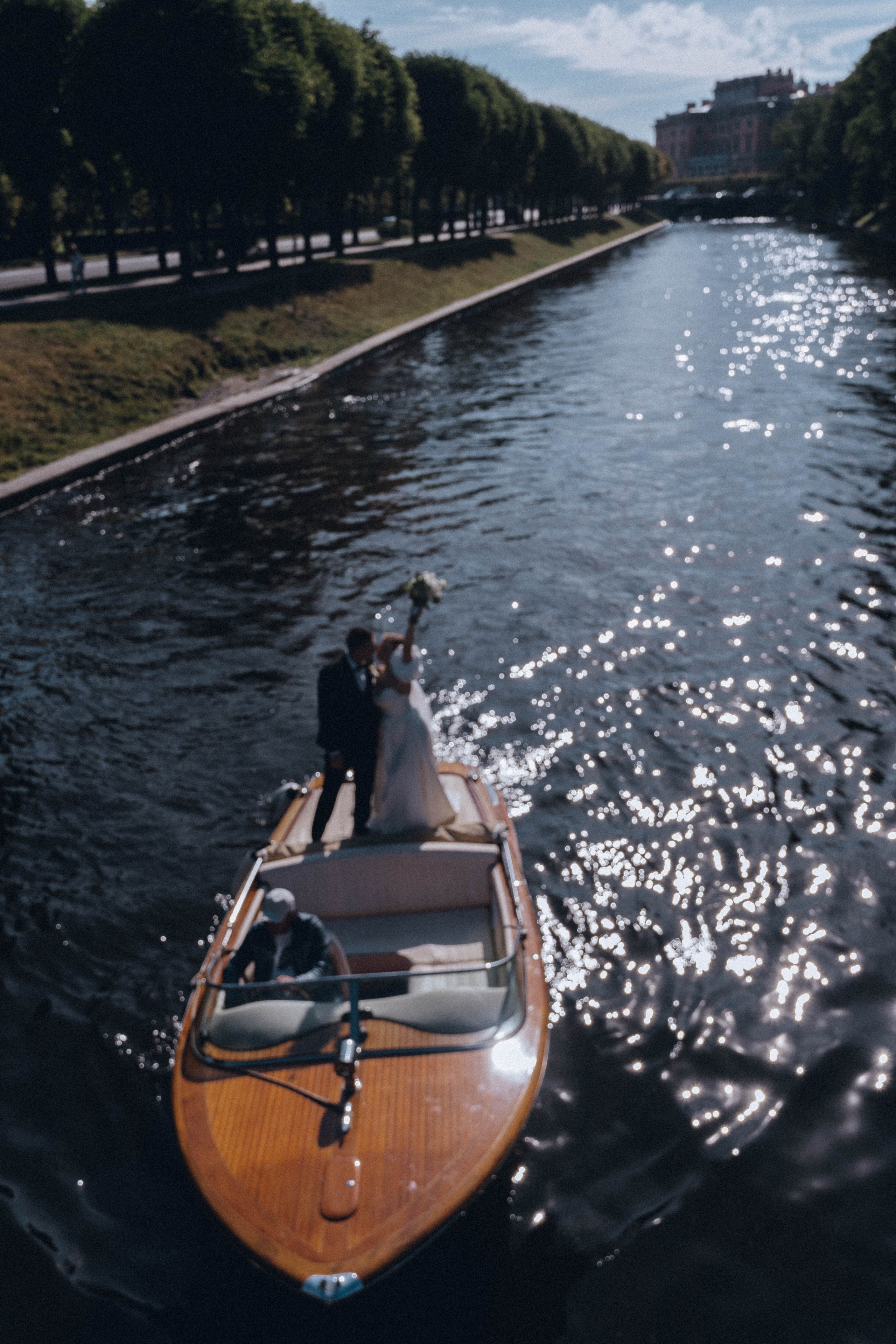 СВАДЕНБНАЯ СЬЕМКА НА КАТЕРЕ ПО КАНАЛАМ САНКТ-ПЕТЕРБУРГА И В АКВАТОРИИ НЕВЫ. Профессиональный фотограф, Санкт-Петербург — Виктория Богомолова