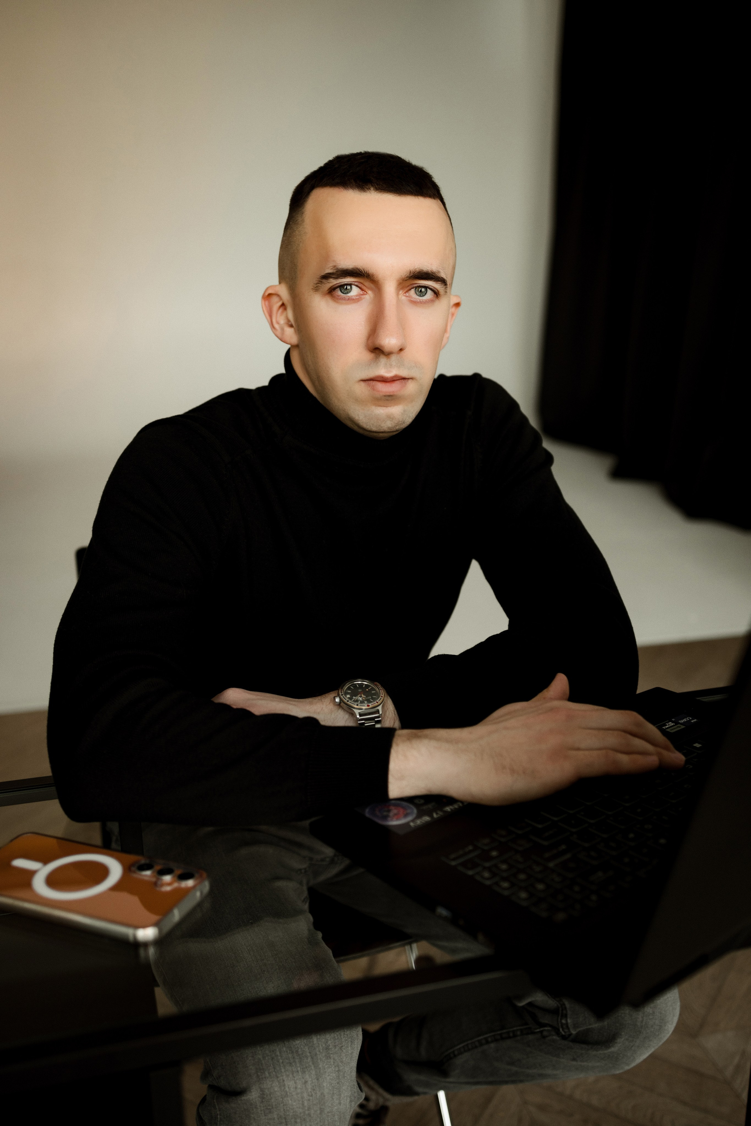 Алексей. Фотограф Челябинск Эвелина Ганага, съемка для бизнеса и маркетплейсов