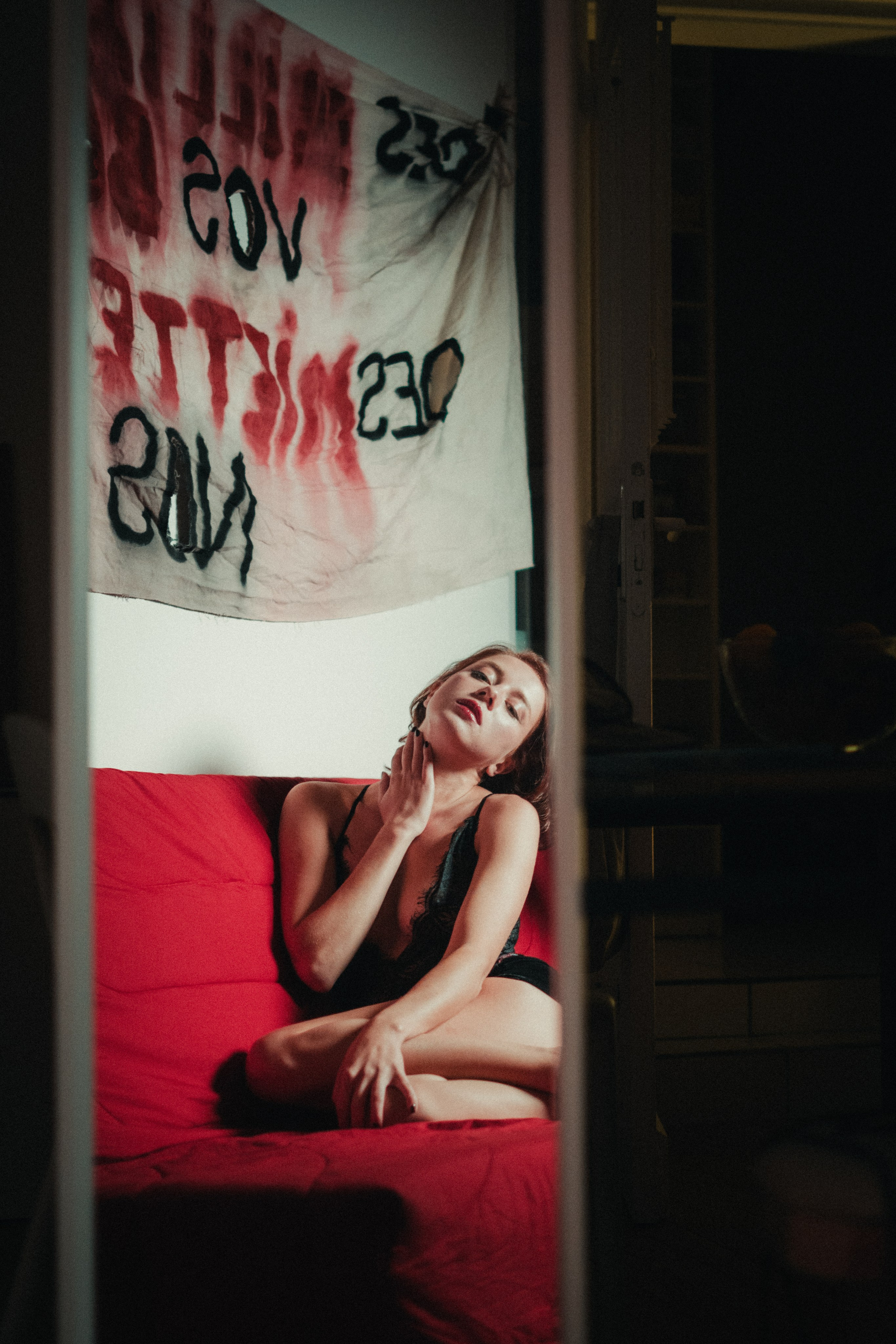 Des millions pour vos bombes des miettes pour nos vies. Фотограф Париж / Photographer Paris