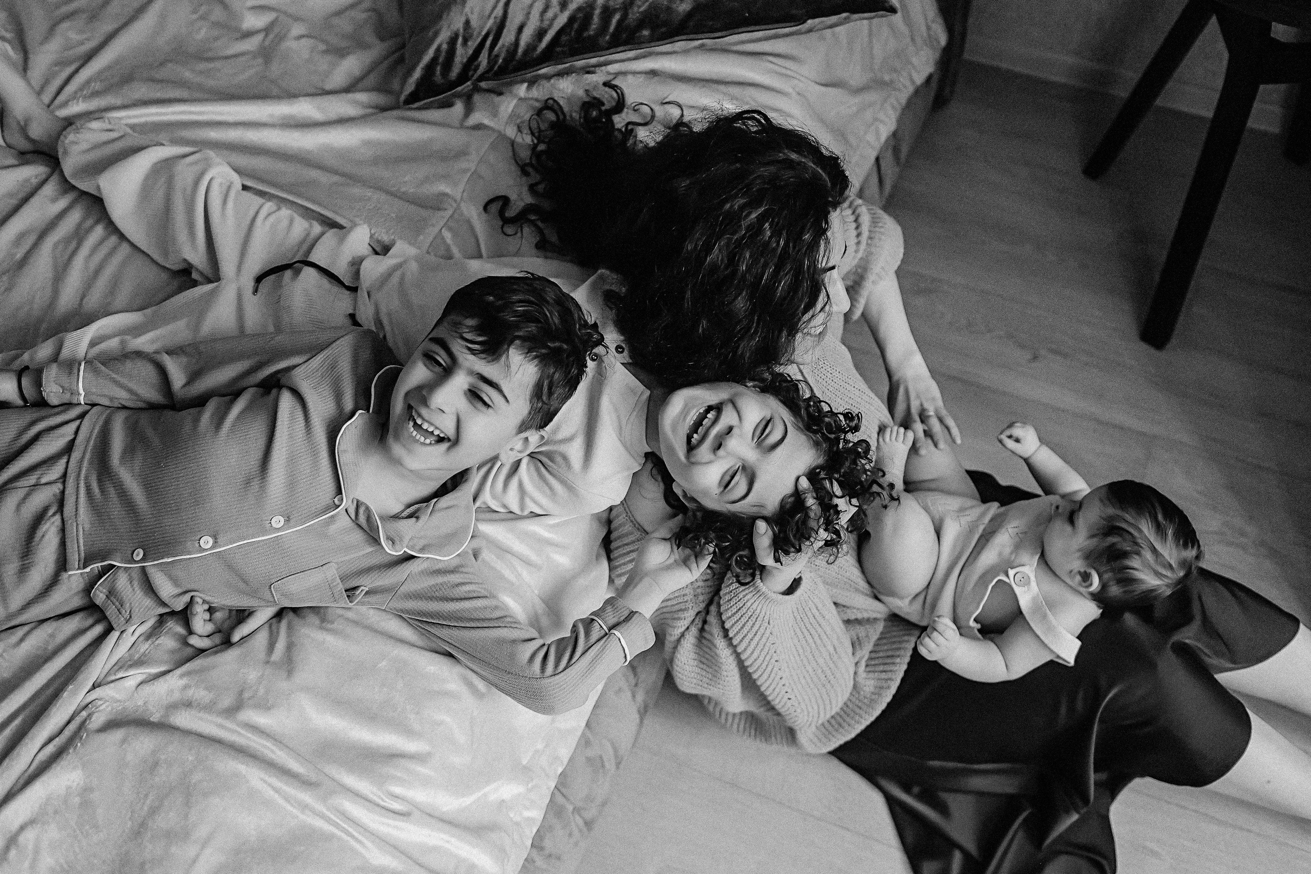 С малышкой. Семейный фотограф Тюмень, фотограф на роды Салмина Мария