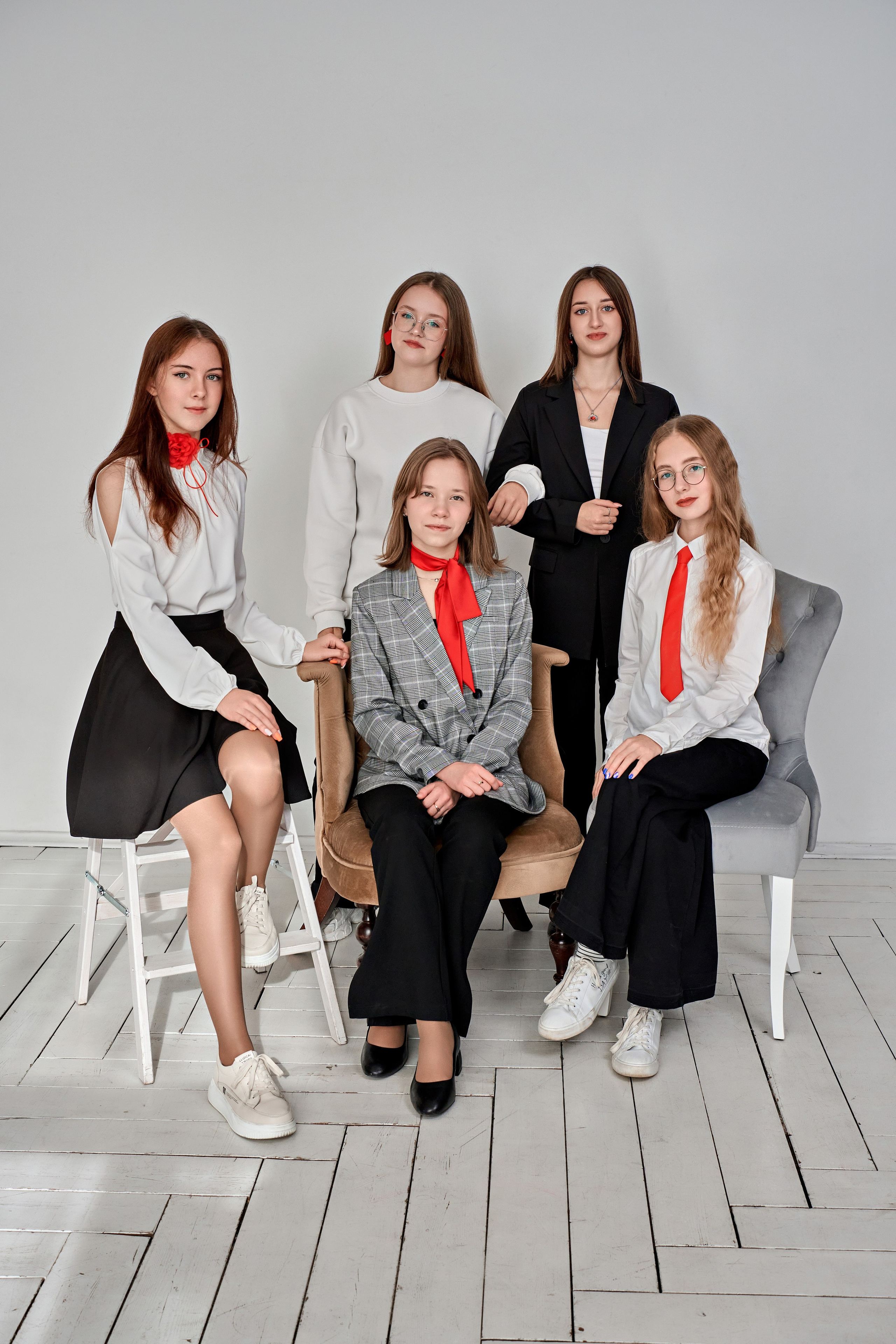 Фотосъёмка в студии «Окна» на выпускные альбомы. Калуга. Фотограф Меняйло Евгений. Свадьба. Портрет. Репортаж. Семья. Контент