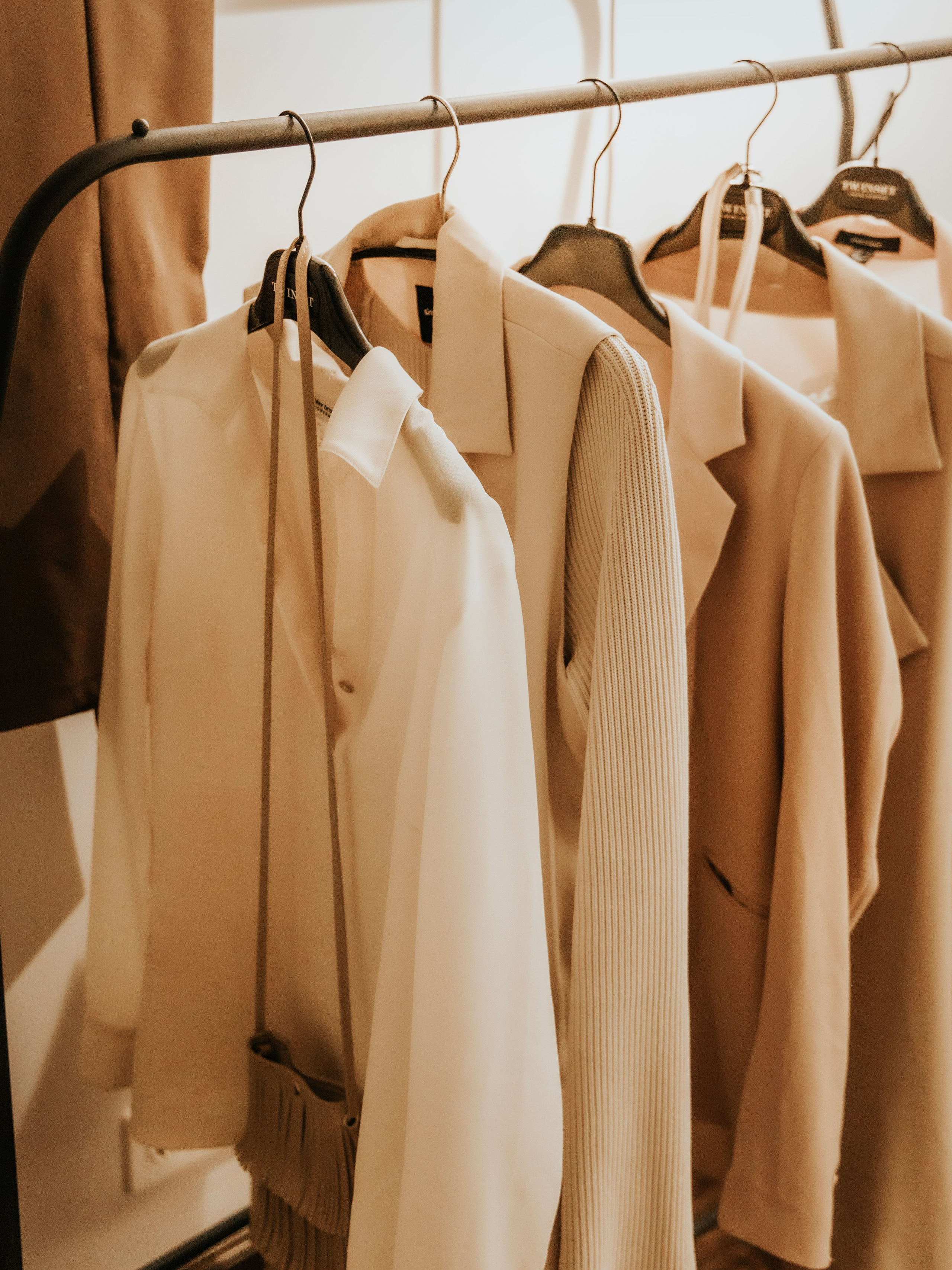 Карнавальные костюмы, вечерние и свадебные платья аренда посуточно, прокат в Жуковском. Фотограф для маркетплейсов, фотоуслуги в Жуковском Татьяна Марсуверских