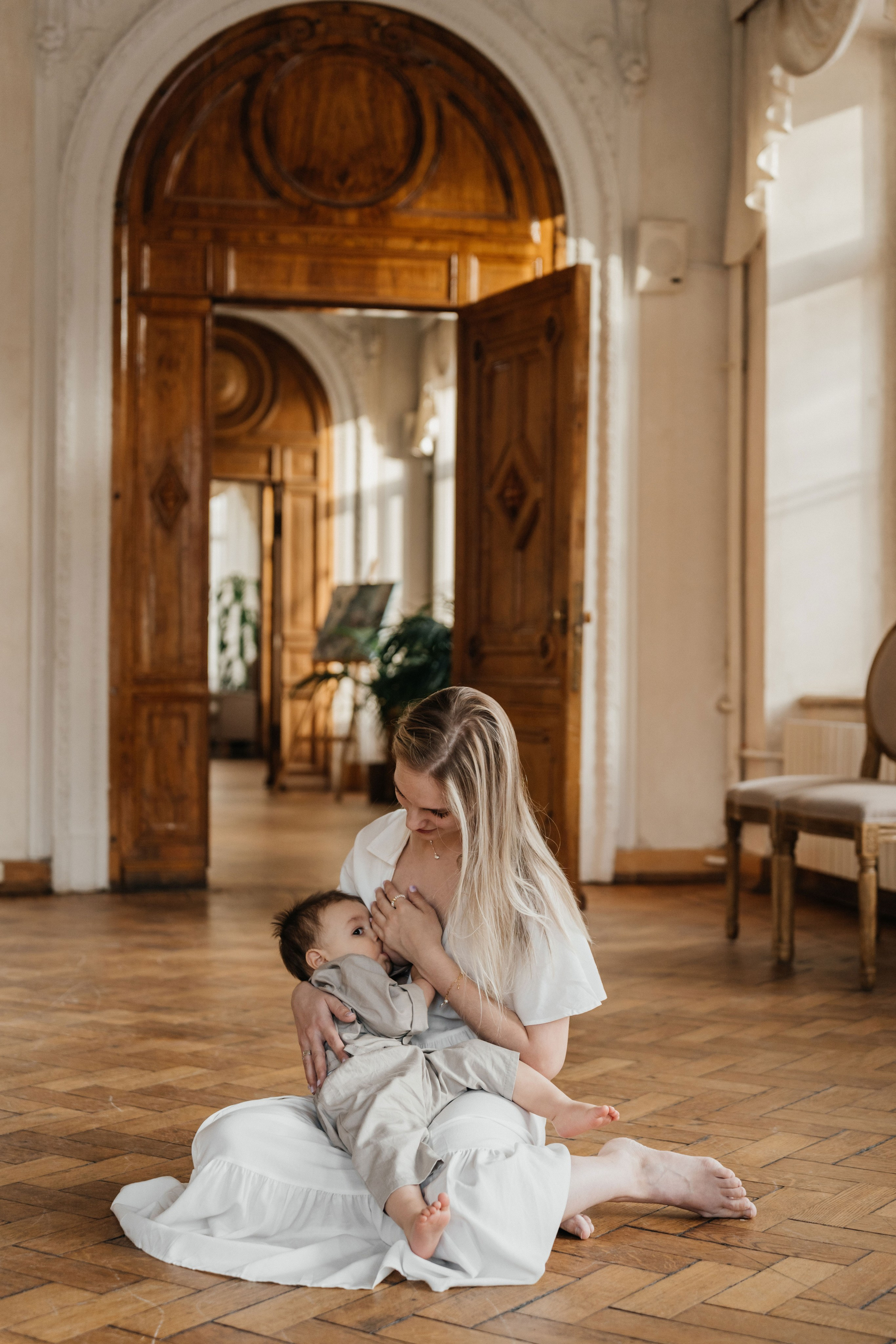 Маленькие ножки в читальне им. Пушкина. Ваш фотограф Вика Артемова