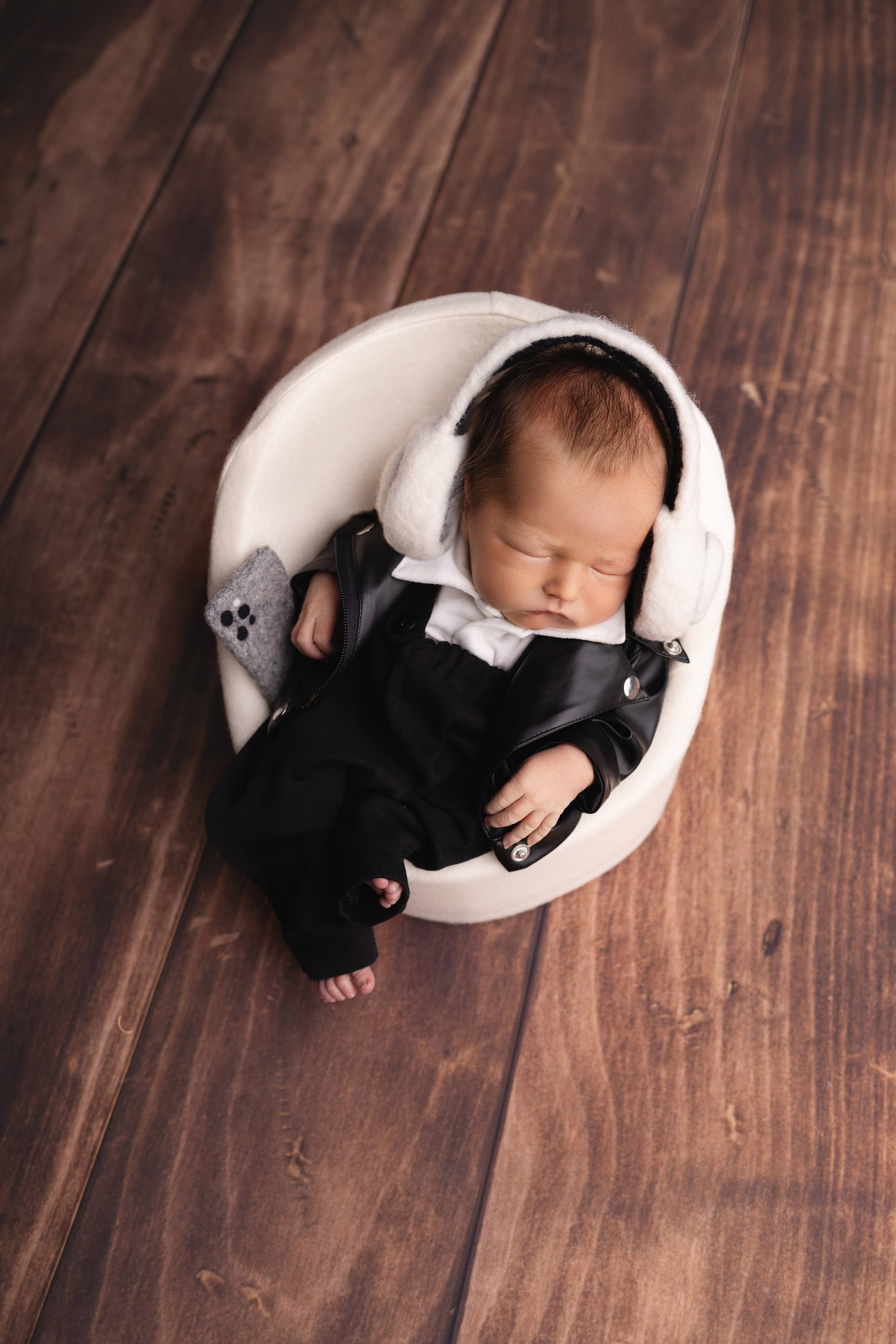 Классическая фотосессия малыша. Фотограф новорожденных малышей в Омске и Омской области Эльвира Камаева