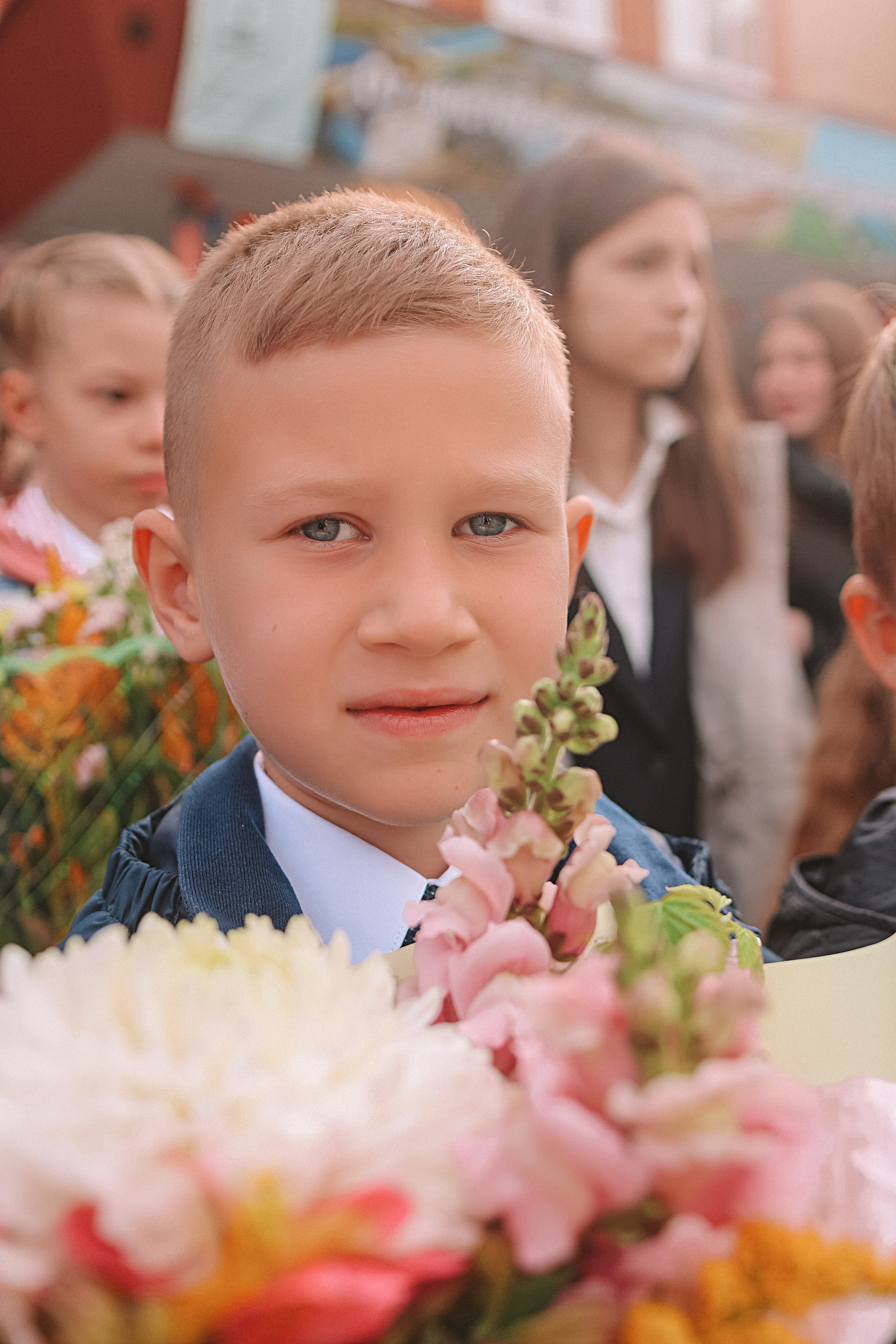 1 сентября линейка+кл час+портреты. Семейный фотограф Тюмень, фотограф на роды Салмина Мария