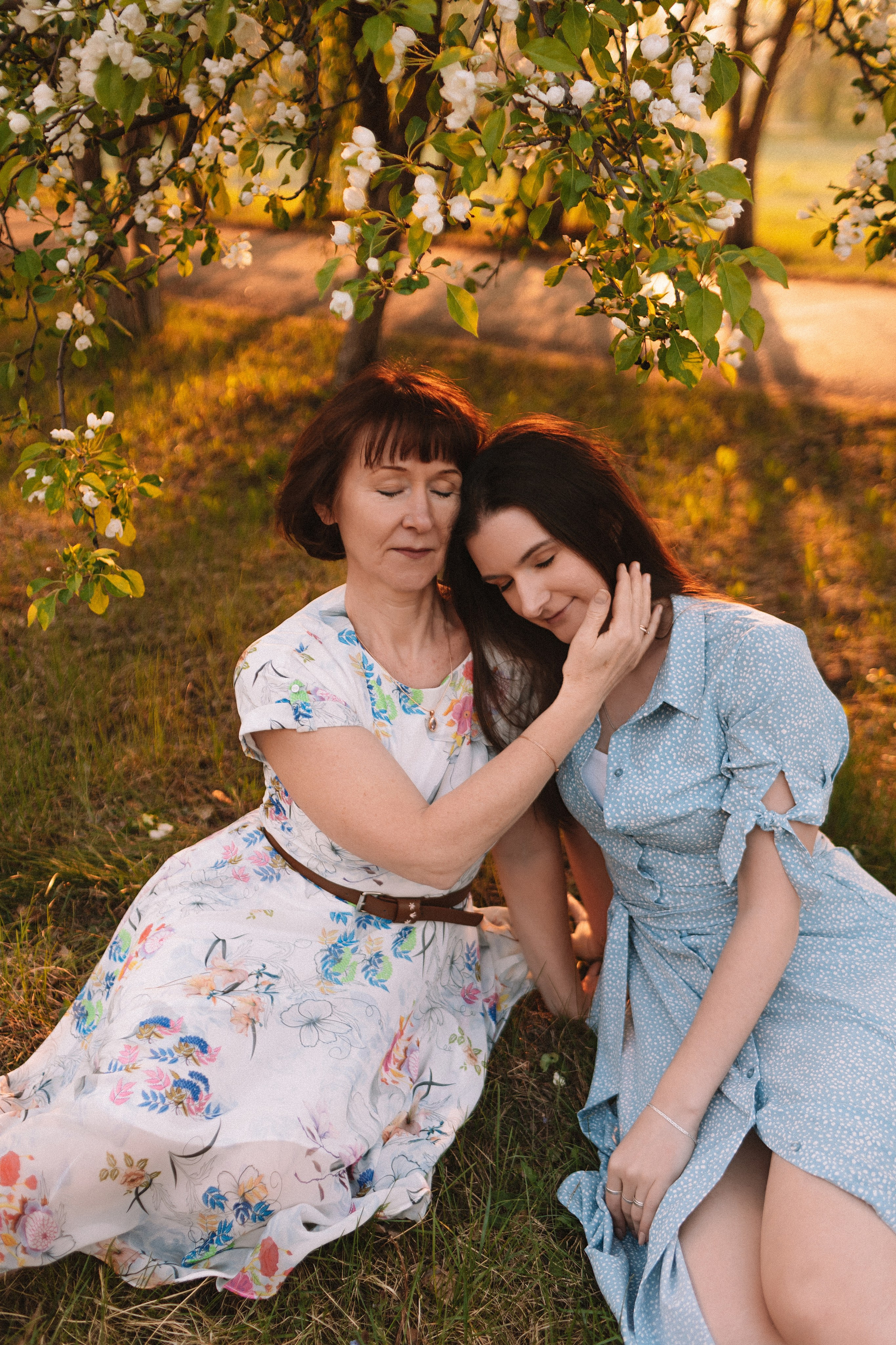 Яблони. Семейный фотограф Тюмень, фотограф на роды Салмина Мария