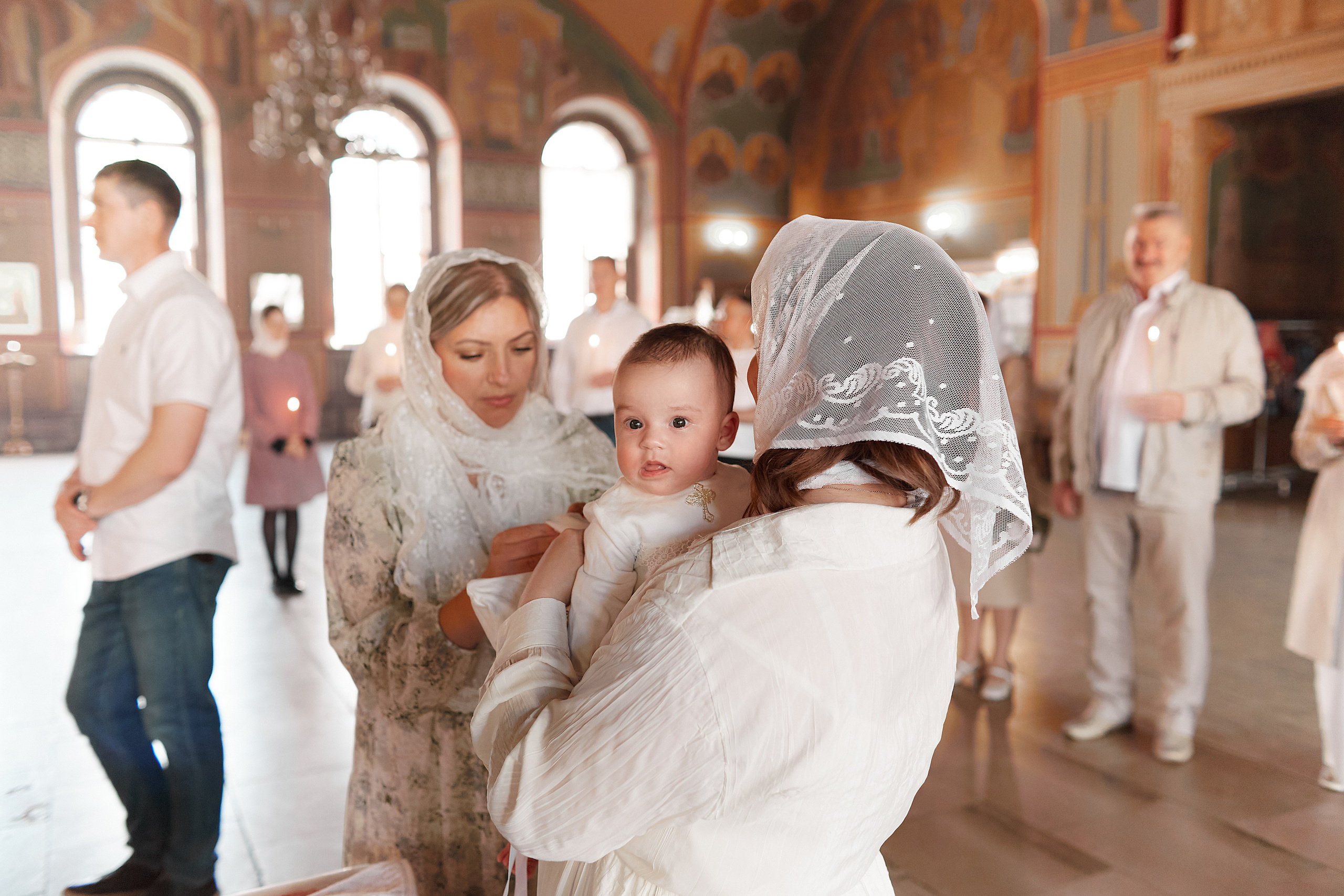 Церковь Николая Чудотворца в Покровском.Фотограф на крещение,фотограф на венчание.Крестильная одежда,купель.Фотограф в Москве Прончатова Алина семейный фотограф в Москве,Бутово,Одинцово,Видное,Подольск.Кирилл Сладков