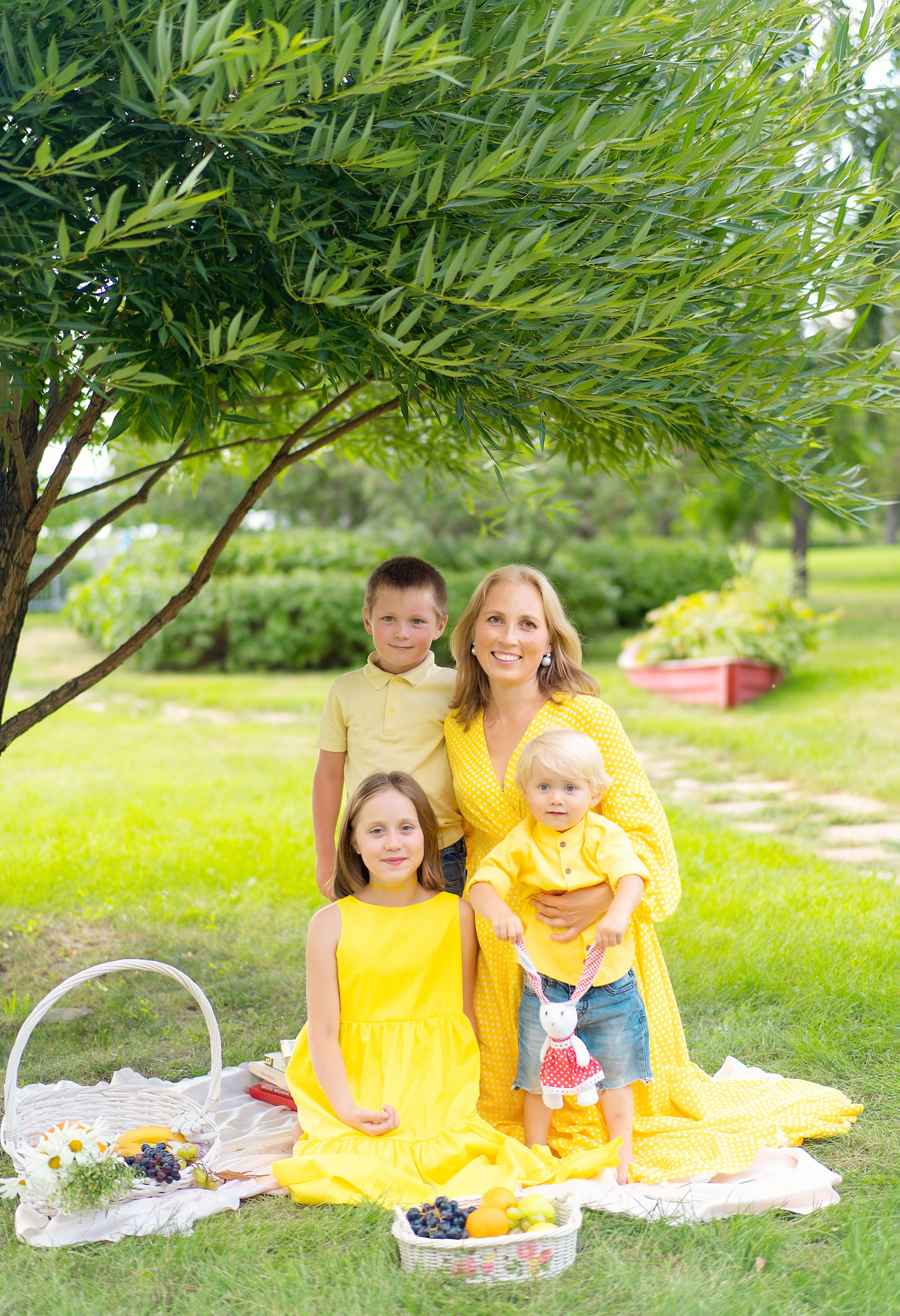 Регина и Марина с детками. Семейный и женский фотограф. Видеомейкер в Новосибирске