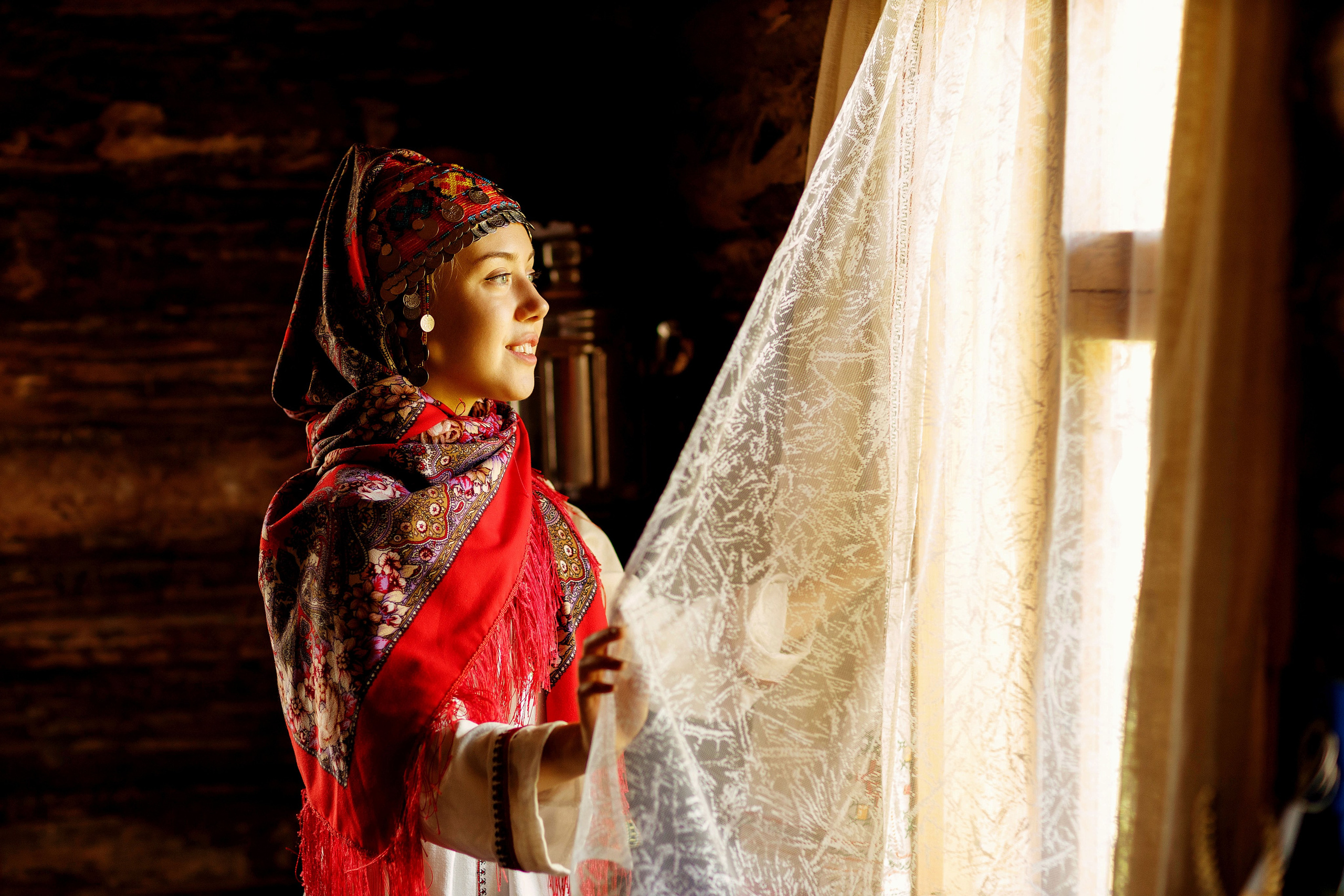 Фотосессия с Аней в этнокомплексе Ясна. Портретный и репортажный фотограф в Чебоксарах Андриян Чаркин