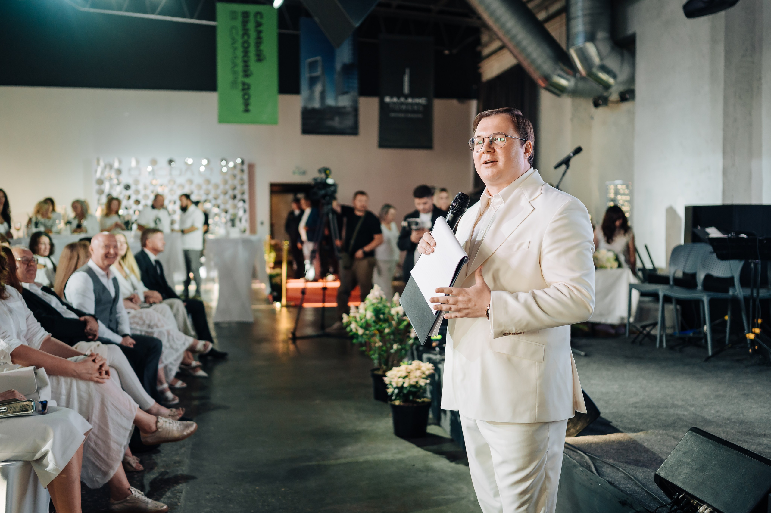 Белый бал в честь столетия Комсомольской правды. Фотограф Елена Афанасьева