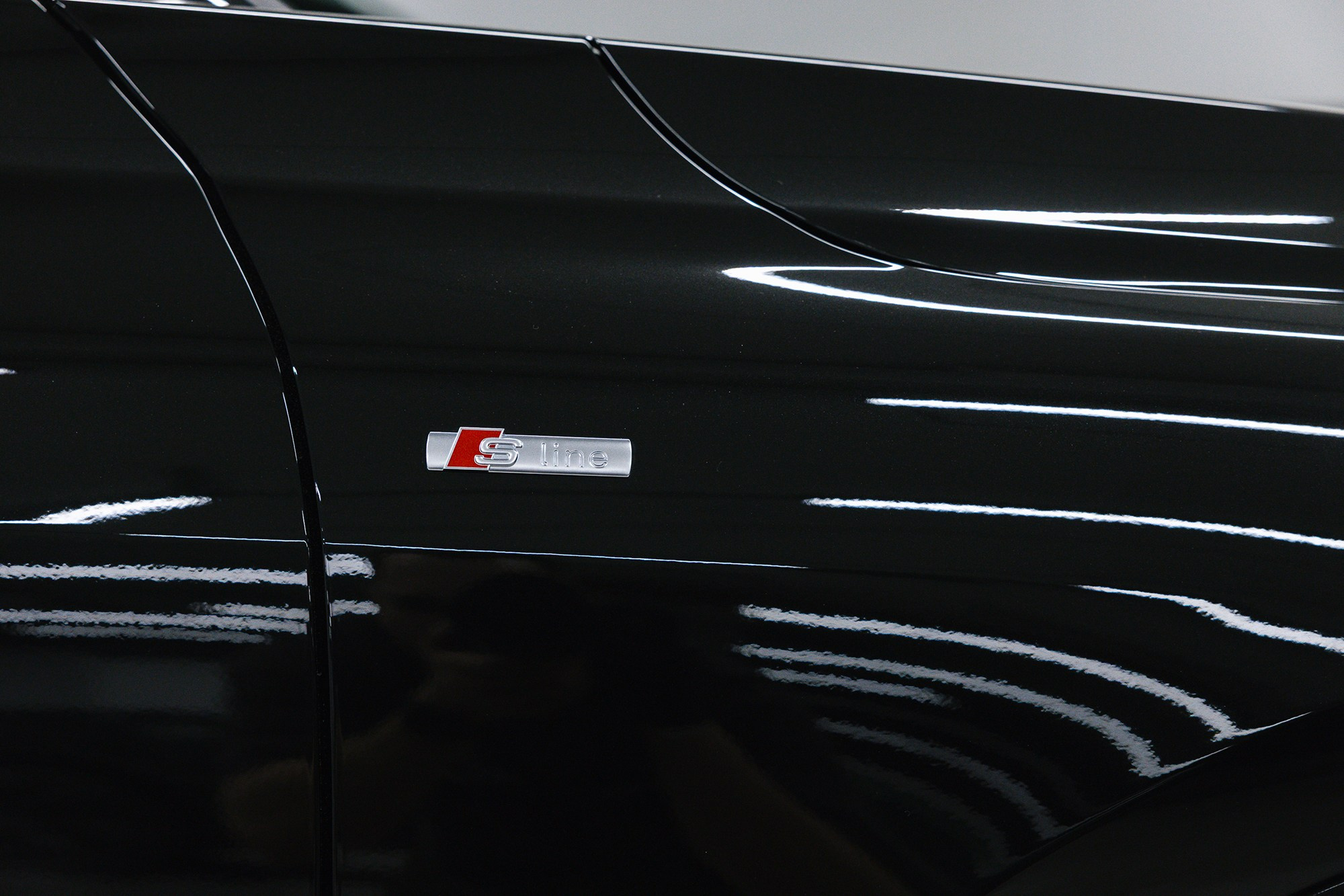 Audi Q5  40 TFSI 2.0 S tronic (204 л. с.). Автосалон «Х-Авто»