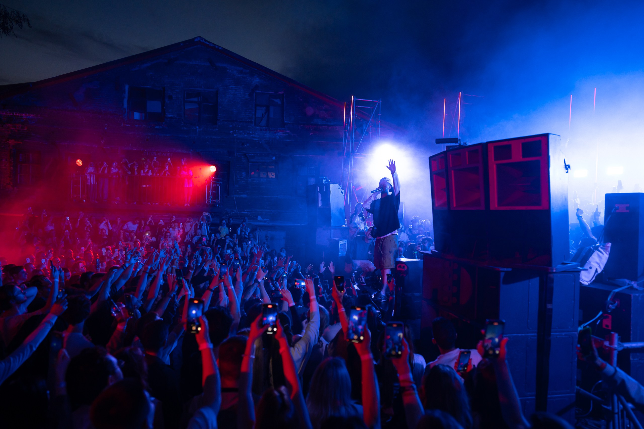 Metro Gorkovskaya Port June 1506. Sunnyman