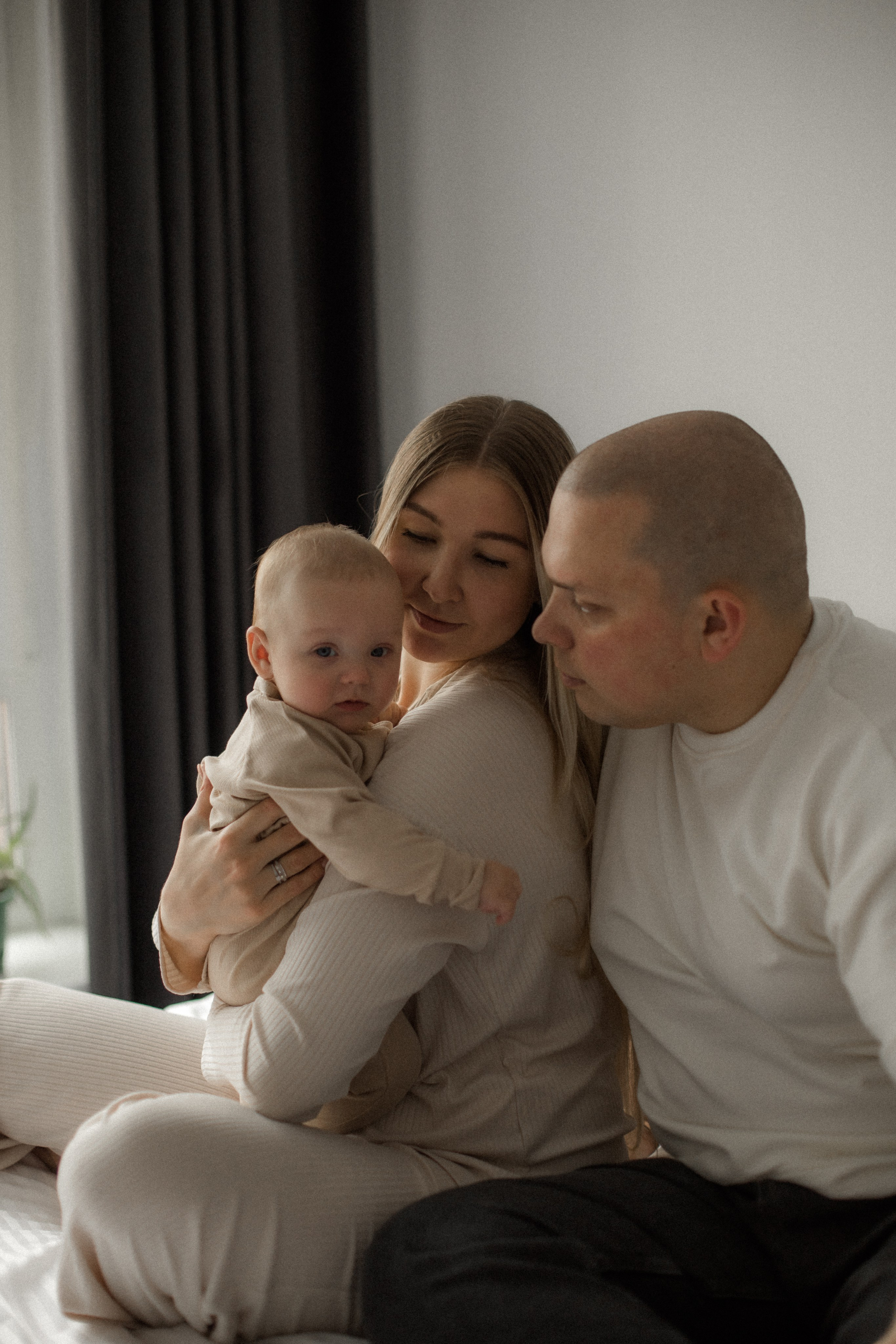 Семейная фотосъемка дома. Фотограф Карпачан Анастасия