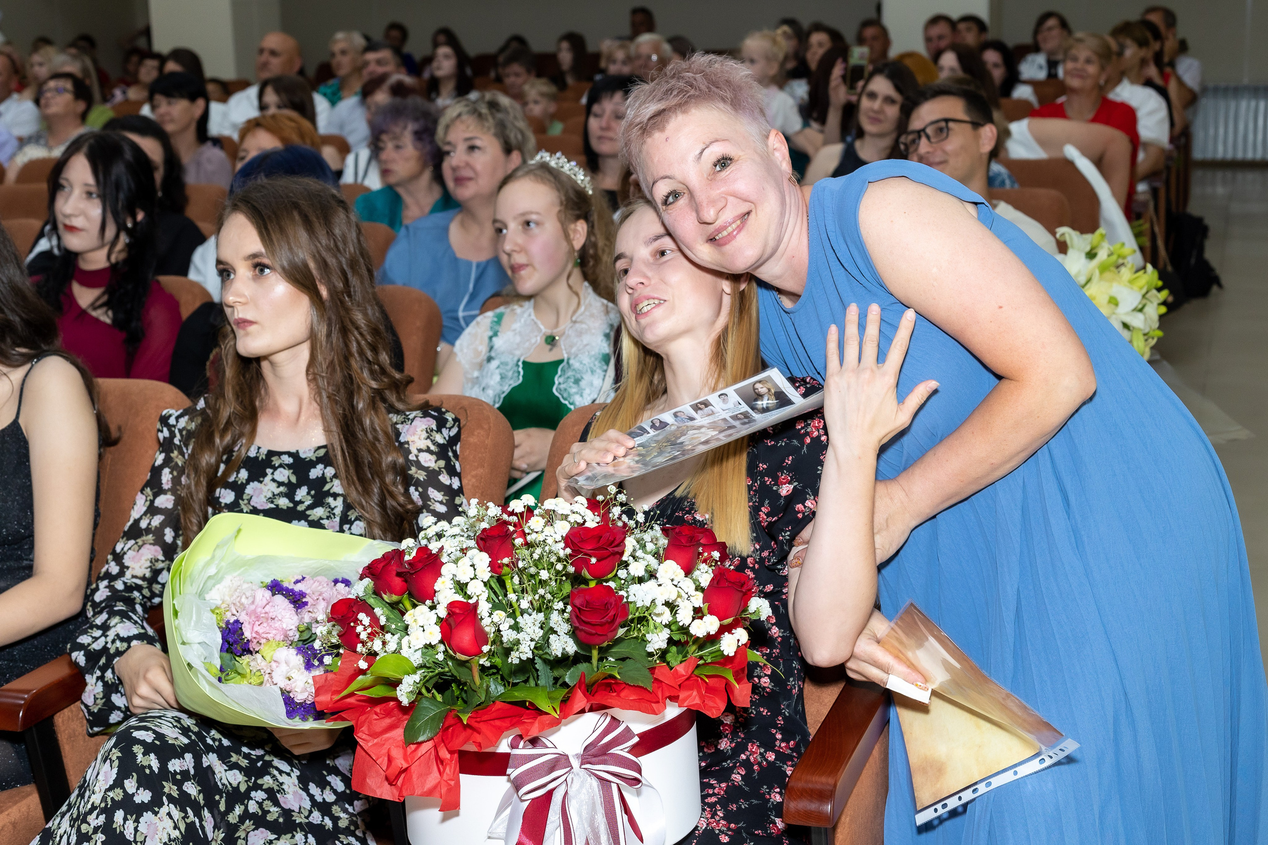 Вручение аттестата 2025. Выпускные альбомы Майкоп, Краснодар Елена Золотарева