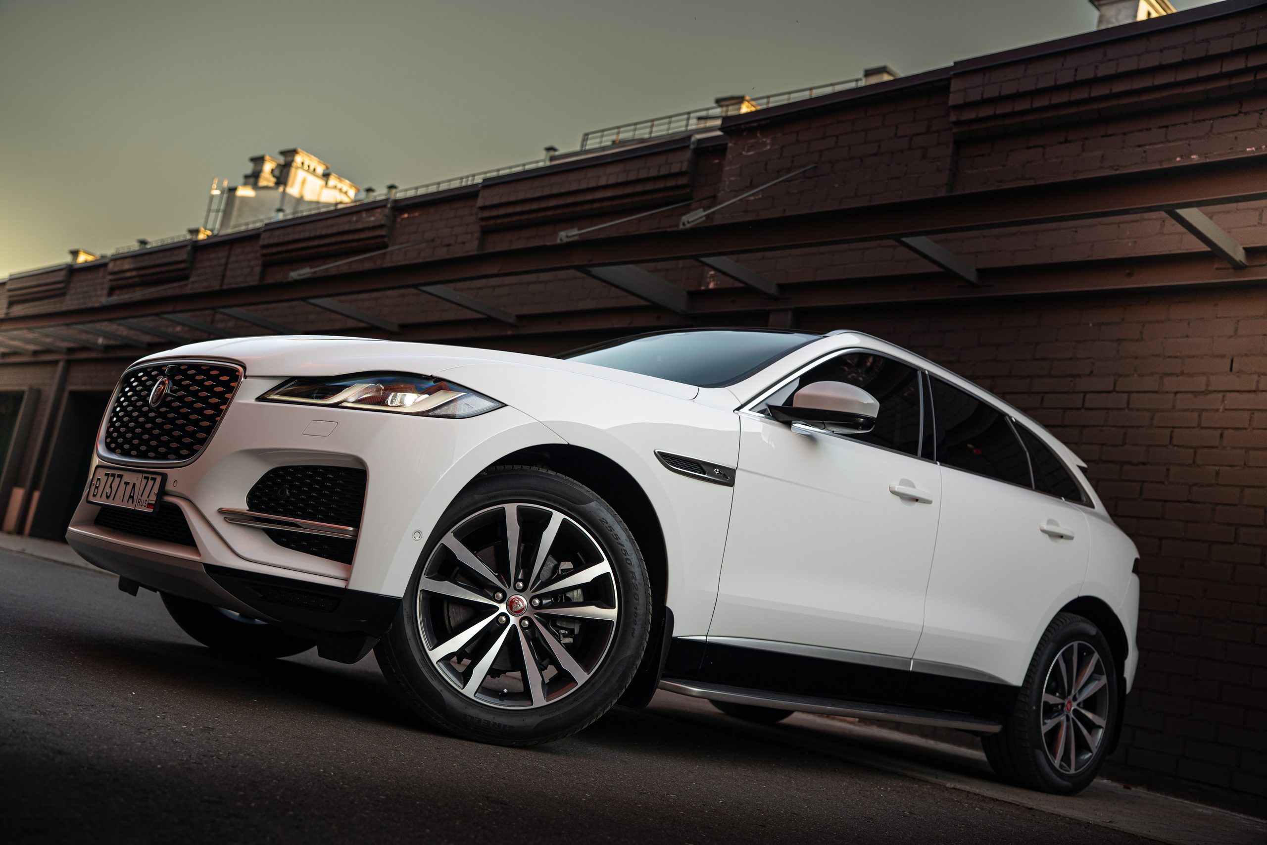 JAGUAR F-PACE. OZ Production