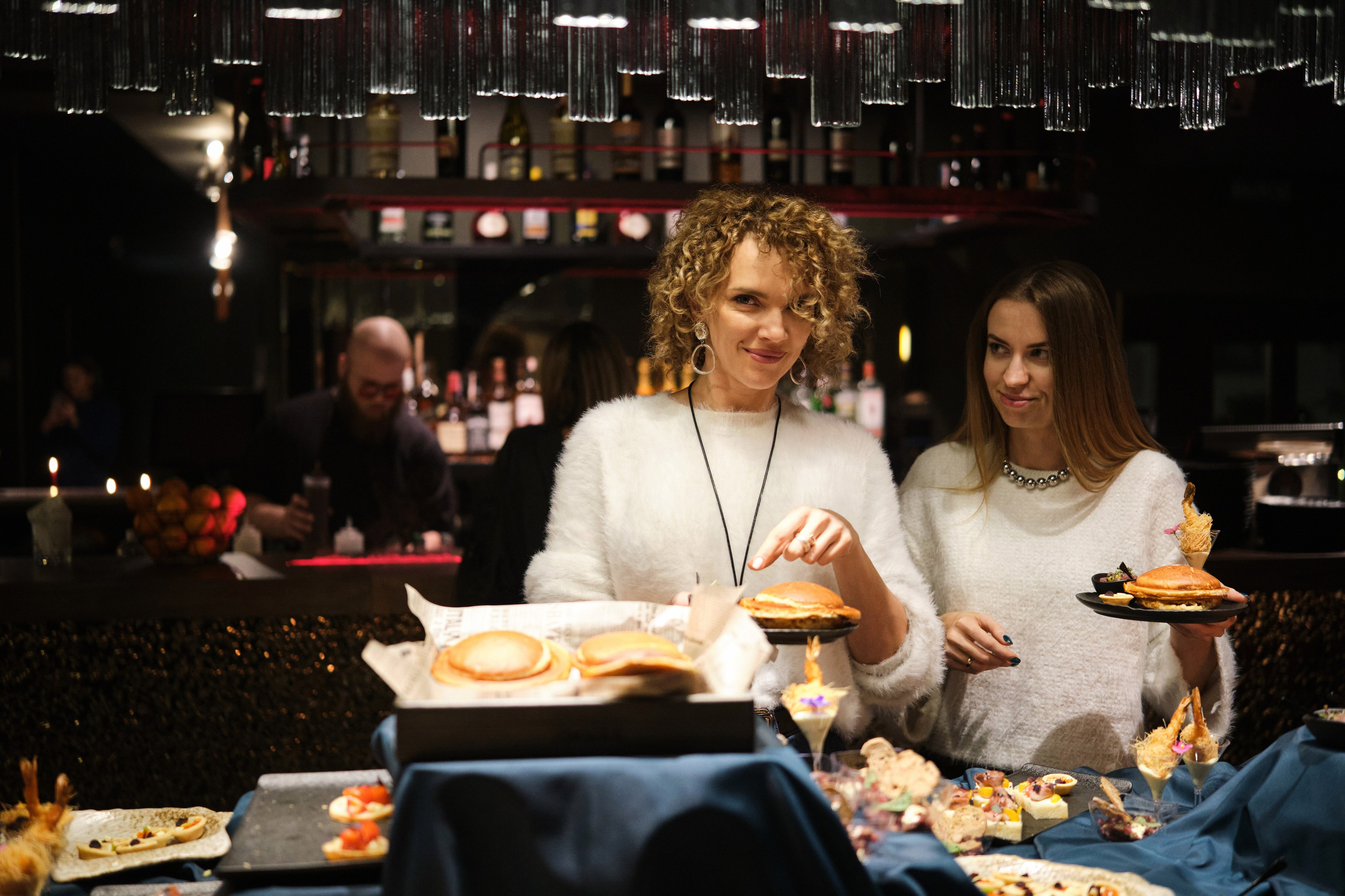 Открытие ресторана Smoky and More. Репортажный фотограф Дмитрий Литвинский. Минск, Беларусь, мир