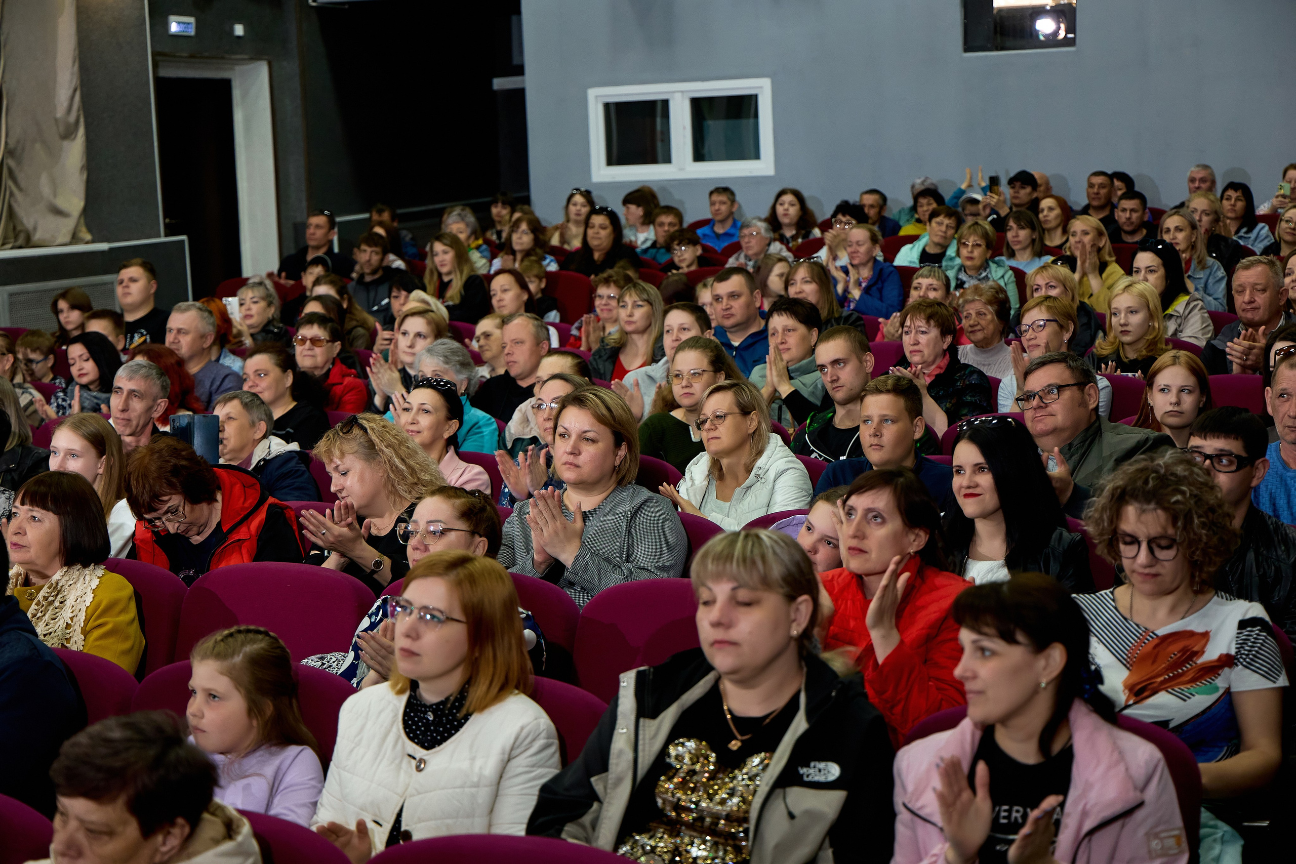 Кинопоказ, дима красилов, киностудия горького. Свадебный репортажный и фуд фотограф в Барнауле Гайфулин Виталий