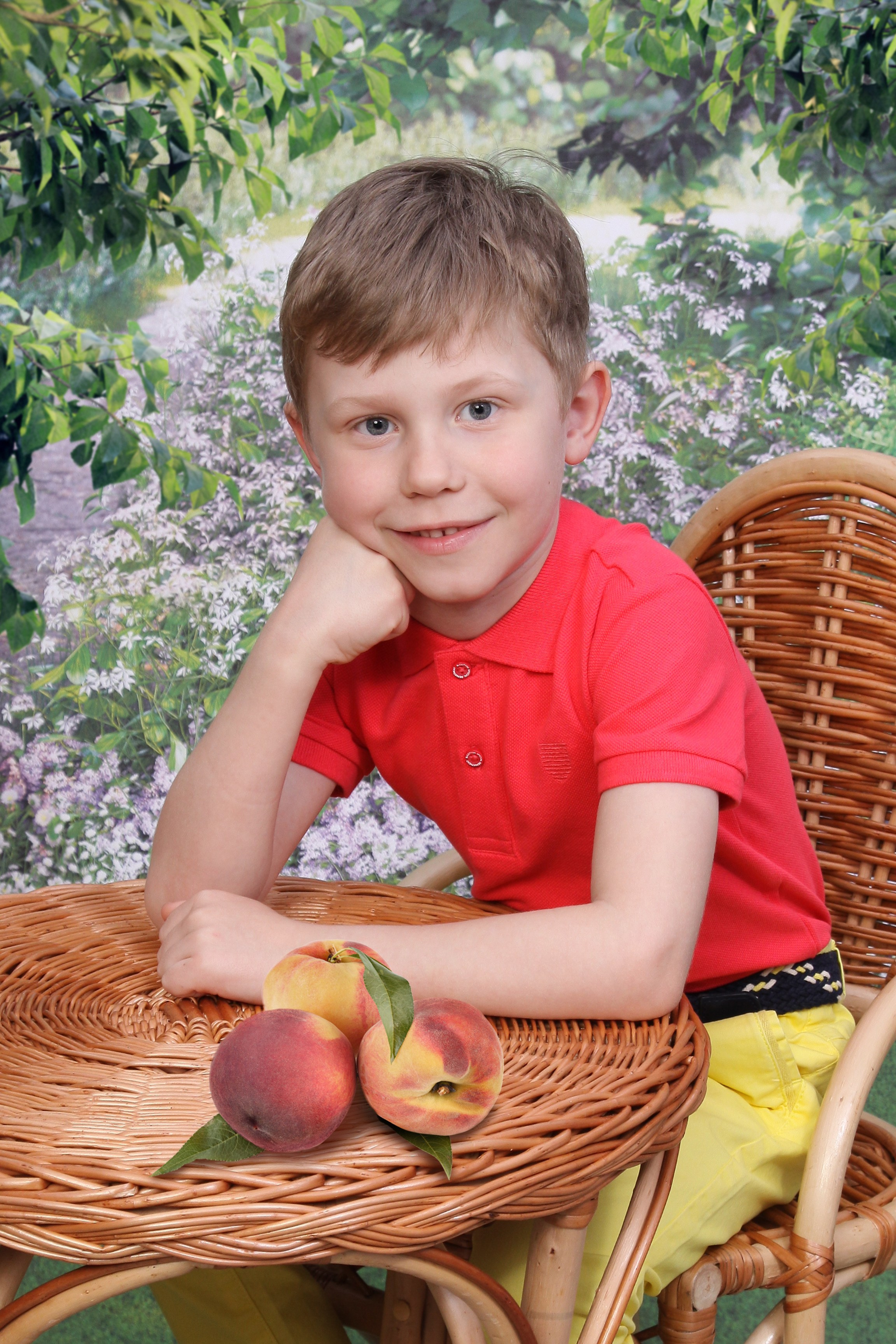 КОМПАНИЯ КРАЙФОТО ФОТОСЕССИЯ ПИКНИК В САДУ