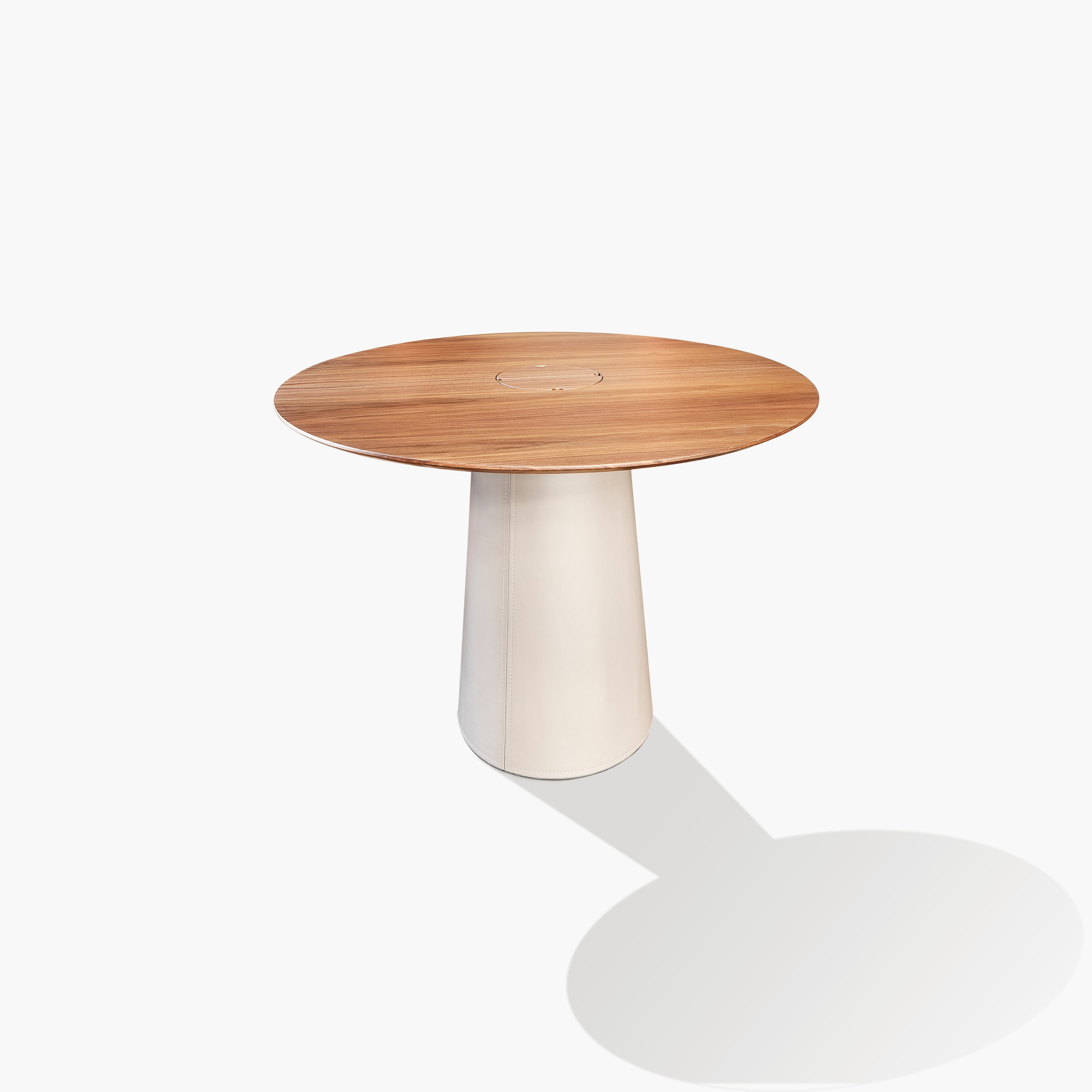 стол на белом фоне 