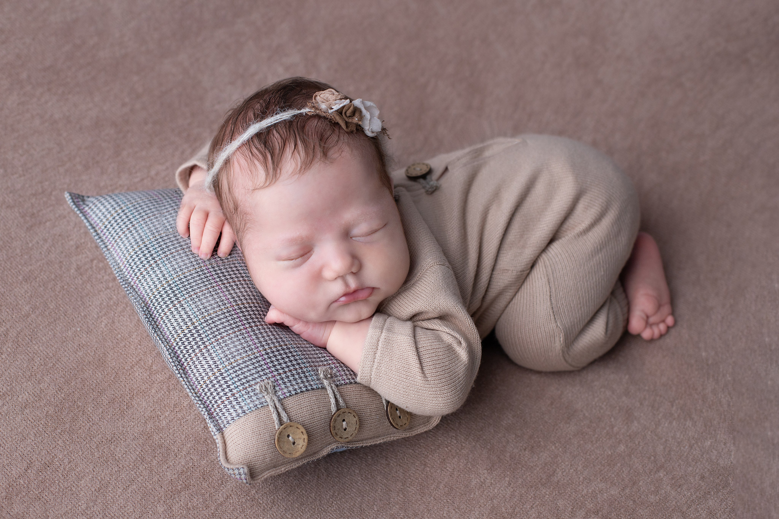 Фотограф новорожденных в Губкинском Алена Аввакумова