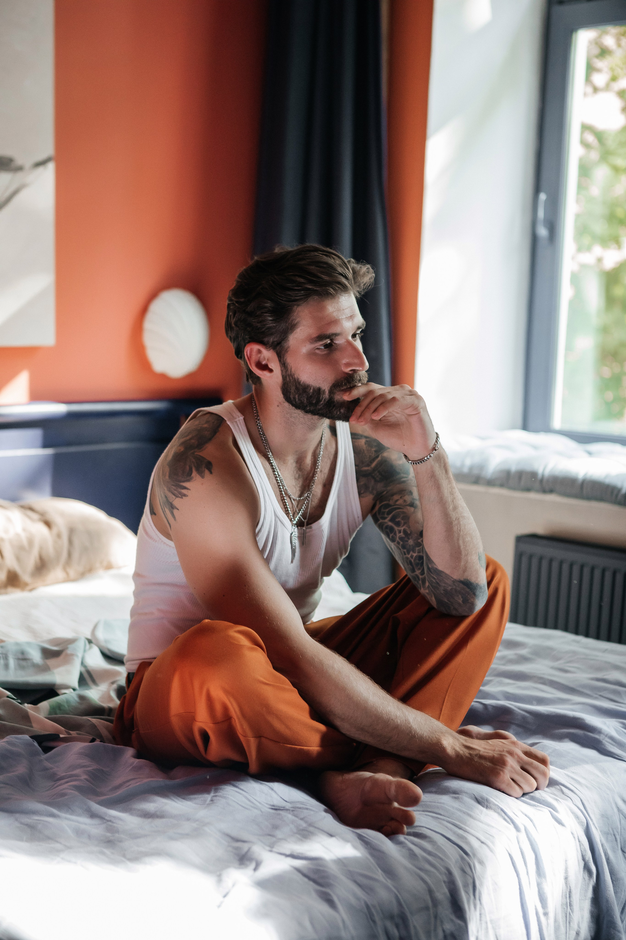 Мужской портрет «мысли не дают мне покоя». Свадебный и семейный фотограф Ибрагимова Мария из Екатеринбурга