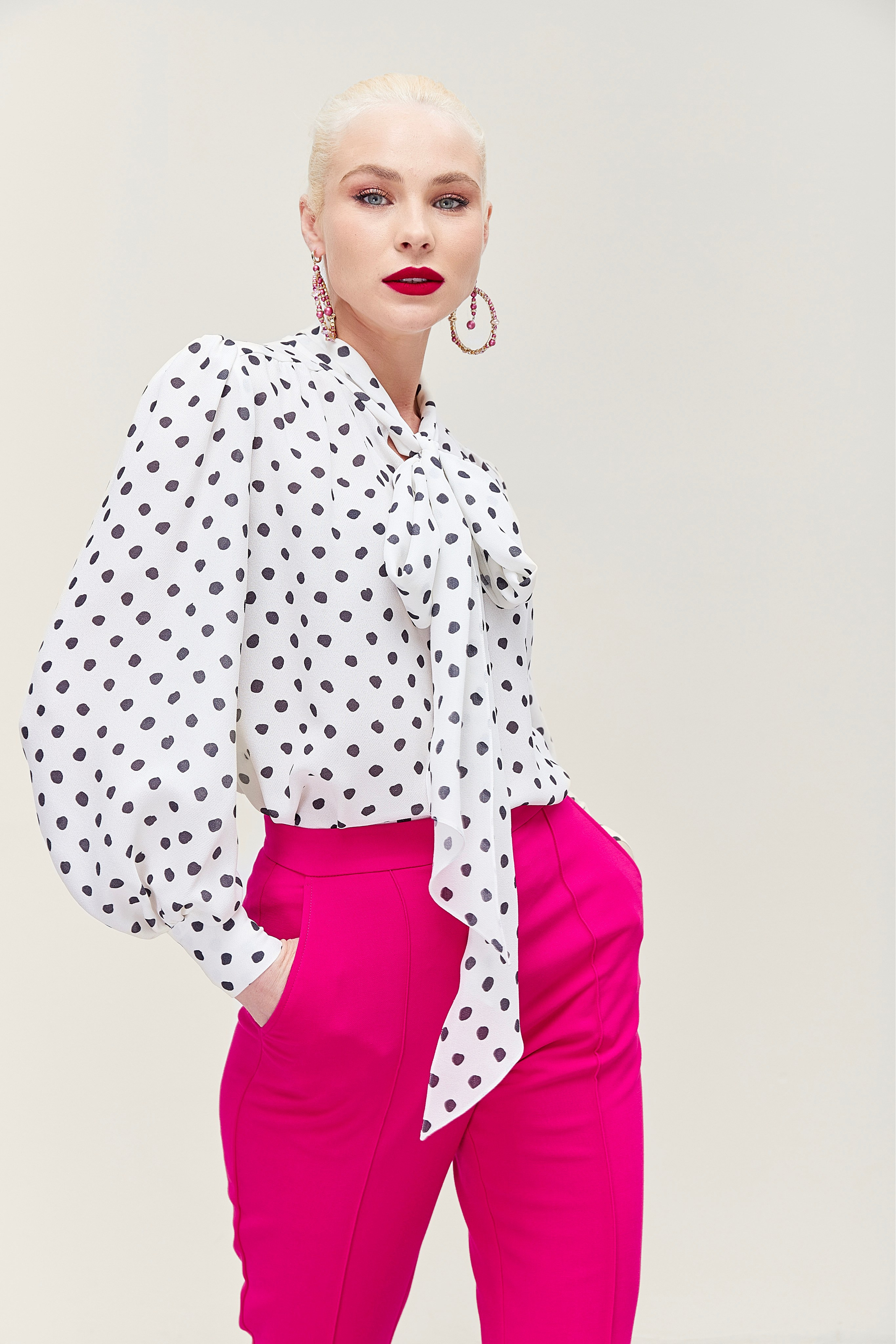 "Профессиональная каталожная фотосъемка товаров для e-commerce и интернет-магазинов""Высококачественная каталожная съемка одежды и аксессуаров с белым фоном""Рекламная каталожная фотосъемка для маркетинга продуктов и брендов""Студийная каталожная съемка с детальной проработкой текстур и материалов""Коммерческая каталожная фотосъемка для каталогов и онлайн-платформ""Фотография каталожной съемки с акцентом на дизайн и презентацию товаров""Предметная каталожная съемка для увеличения продаж в e-commerce""Профессиональная каталожная фотосъемка с использованием студийного освещения""Рекламные фото каталожной съемки для сайтов и социальных сетей""Высокоточная каталожная съемка товаров для презентаций и брошюр""Каталожная фотосъемка высокого разрешения для онлайн-магазинов""Коммерческая каталожная съемка с фокусом на качество и детализацию""Студийная каталожная фотосъемка для брендов и ритейла""Фотографии каталожной съемки для маркетинговых кампаний""Профессиональная каталожная съемка для каталогов и увеличения конверсии" "Профессиональная съемка на модели для модных брендов и рекламы""Высококачественная фотосъемка на модели с креативным освещением и позами""Рекламная съемка на модели для каталогов одежды и аксессуаров""Студийная съемка на модели с акцентом на стиль и индивидуальность""Коммерческая фотосъемка на модели для fashion-индустрии""Фотография съемки на модели с профессиональным ретуши для журналов""Модная съемка на модели для продвижения бренда и коллекций""Профессиональная съемка на модели с использованием естественного света""Рекламные фото съемки на модели для социальных сетей и веб-сайтов""Высокоточная фотосъемка на модели для портфолио и презентаций""Съемка на модели высокого разрешения для модных кампаний""Коммерческая съемка на модели с фокусом на тренды и дизайн""Студийная фотосъемка на модели для e-commerce и маркетинга""Фотографии съемки на модели для брендов и увеличения продаж""Профессиональная модная съемка на модели для каталогов и рекламы"