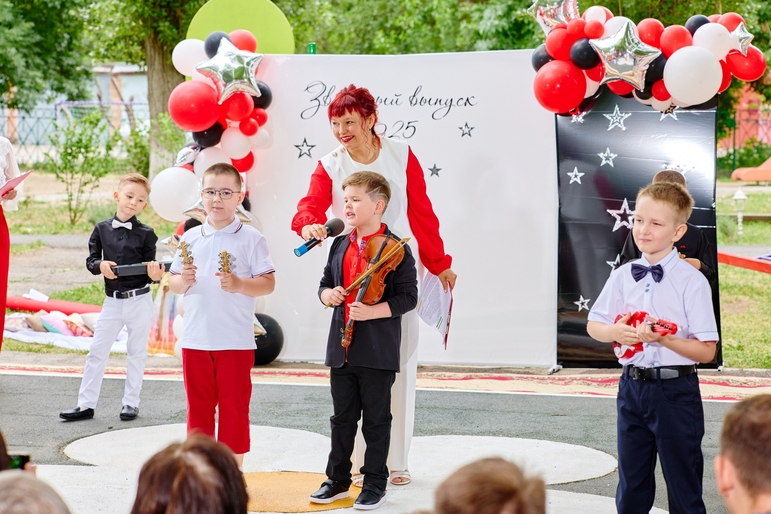 Выпускной 45 сад. Фотограф Выпускные альбомы Таганрог Сергей Коробченко