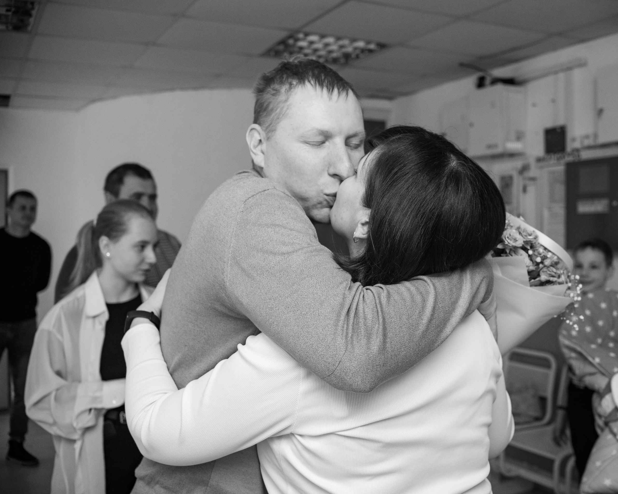 Выписка из роддома Минск. Семейный фотограф на выписку из роддома и крещение Минск Настя Гришук