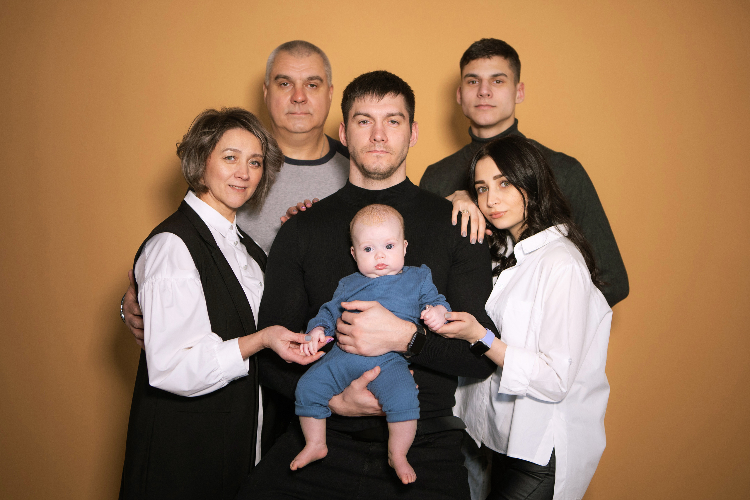 СТУДИЙНЫЙ СЕМЕЙНЫЙ ПОРТРЕТ. Свадебный, семейный, детский фотограф в Екатеринбурге.Фотосессия родов