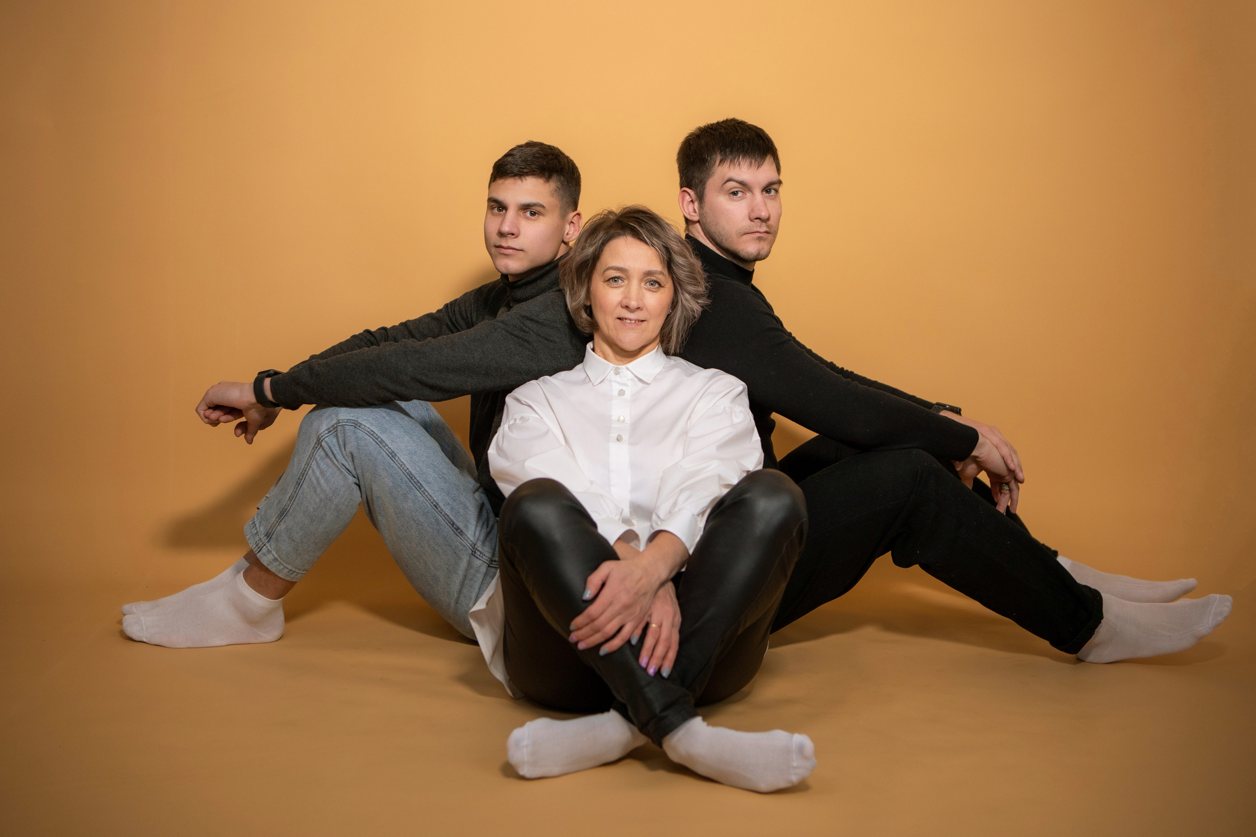 СТУДИЙНЫЙ СЕМЕЙНЫЙ ПОРТРЕТ. Свадебный, семейный, детский фотограф в Екатеринбурге.Фотосессия родов