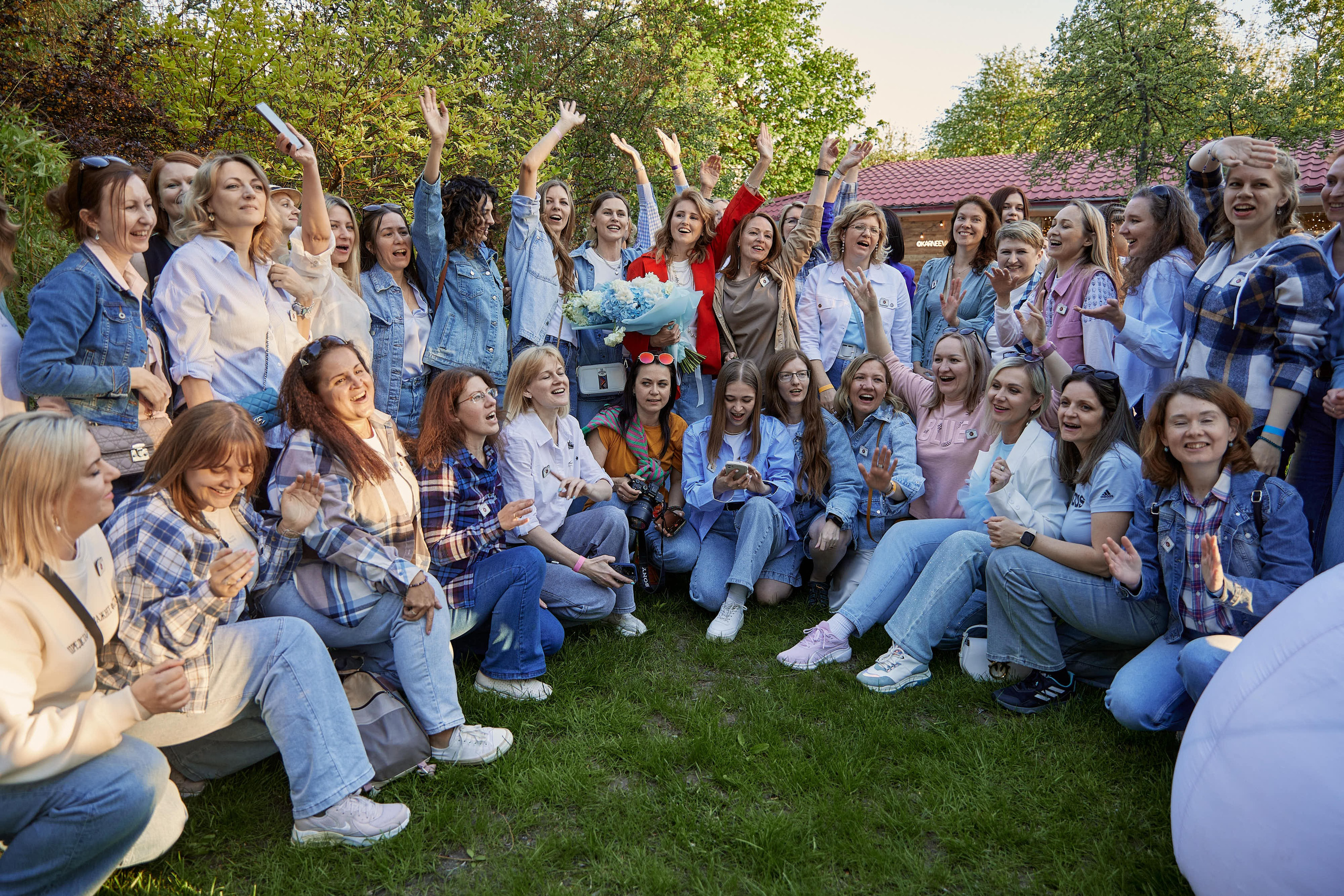 Выпускной Karneeva.online 2024. Репортажный и семейный фотограф Ухова Наталья в Москве