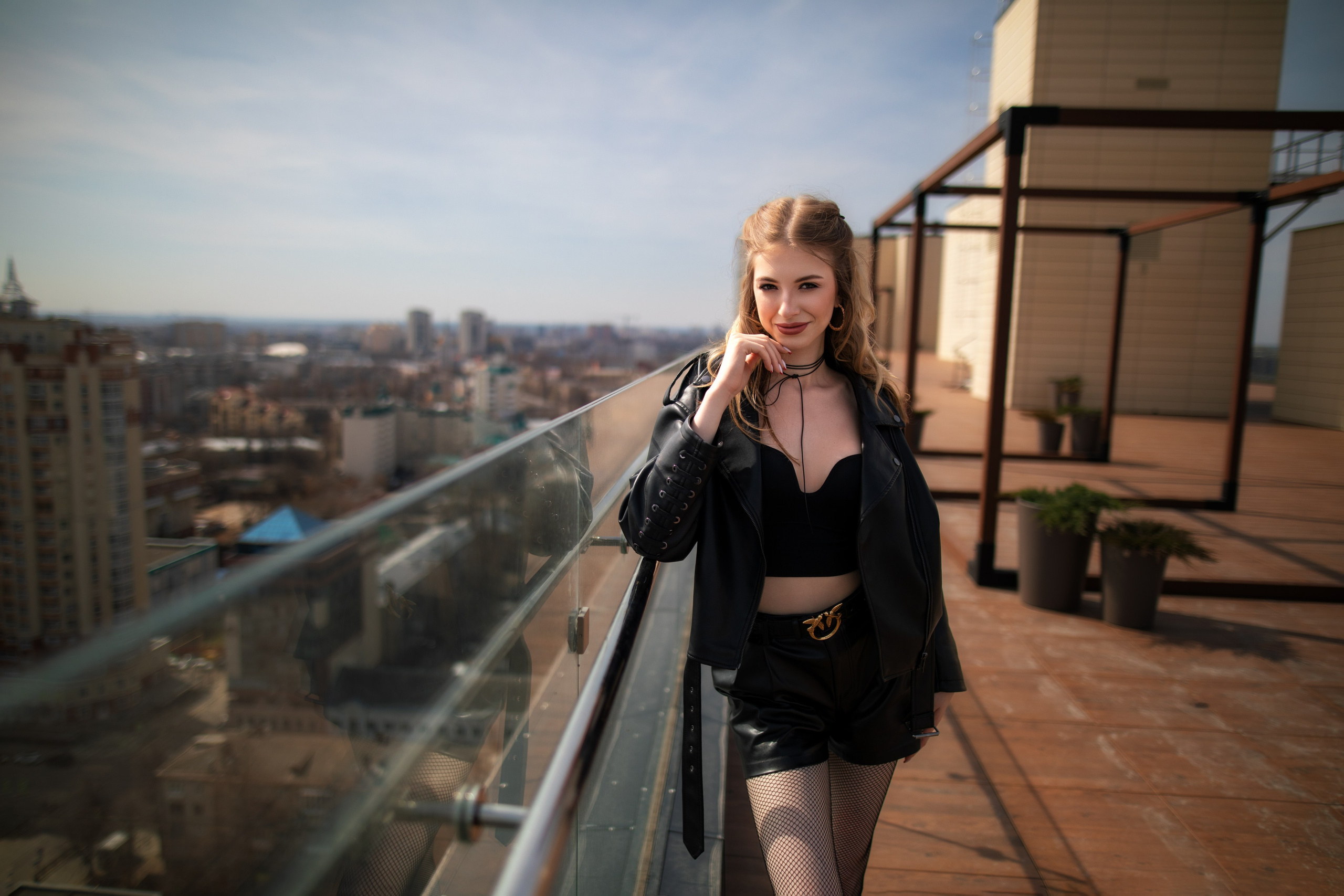 Фотосет с Ксенией на крыше высотного здания в формате для «себя»