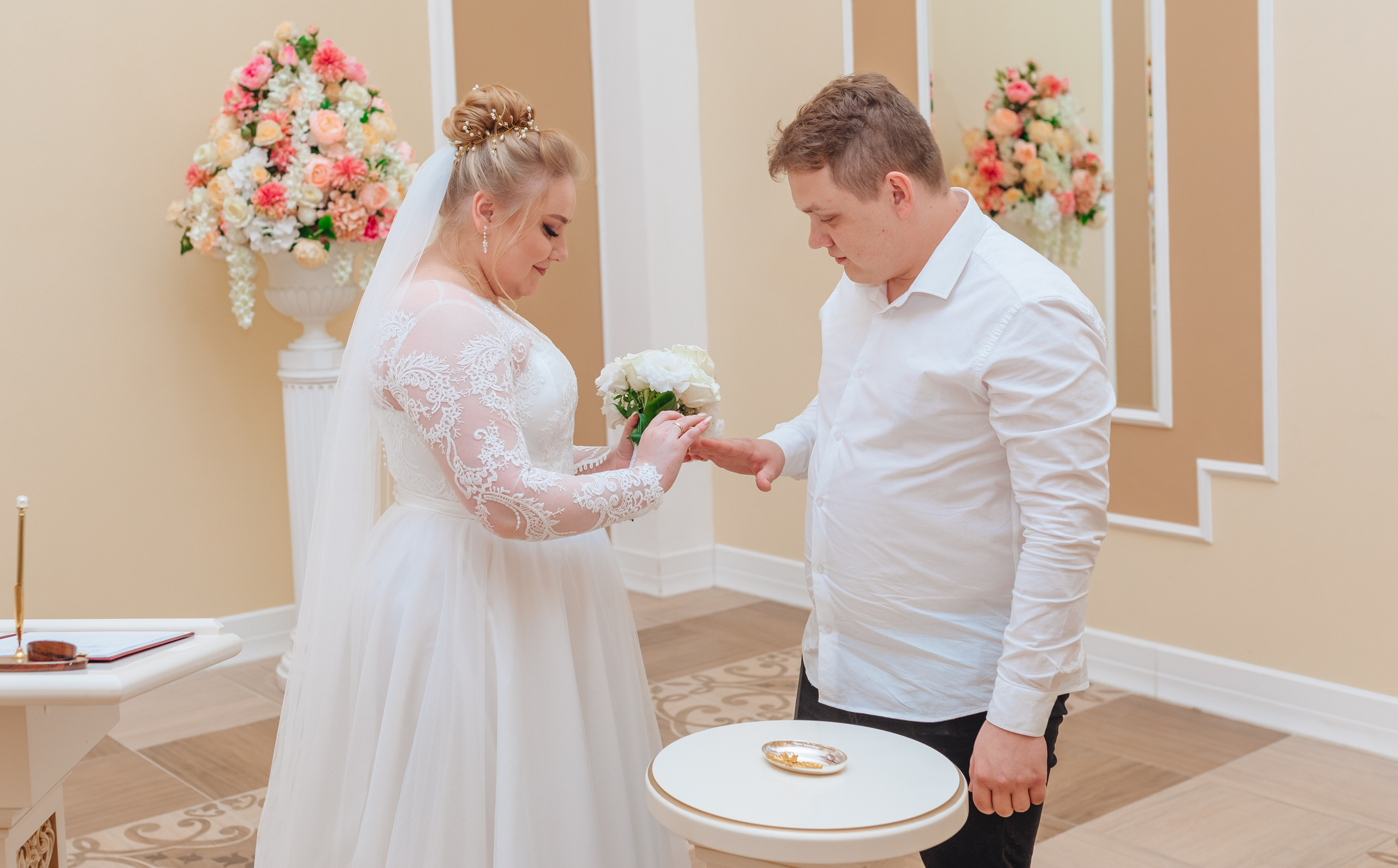 Евгения и Илья. ЗАГС Калининского района и прогулка на Финском заливе. Свадебный и семейный фотограф в Санкт-Петербурге и Сестрорецке