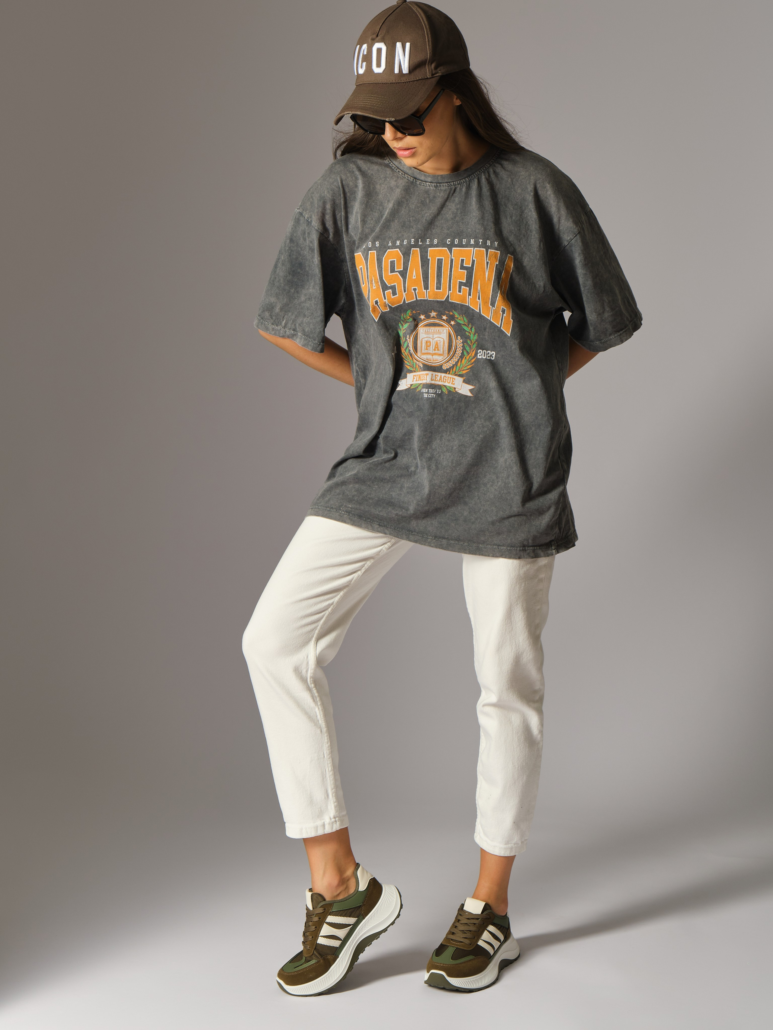 Кроссовки. Фотостудия для Wildberries Ozon