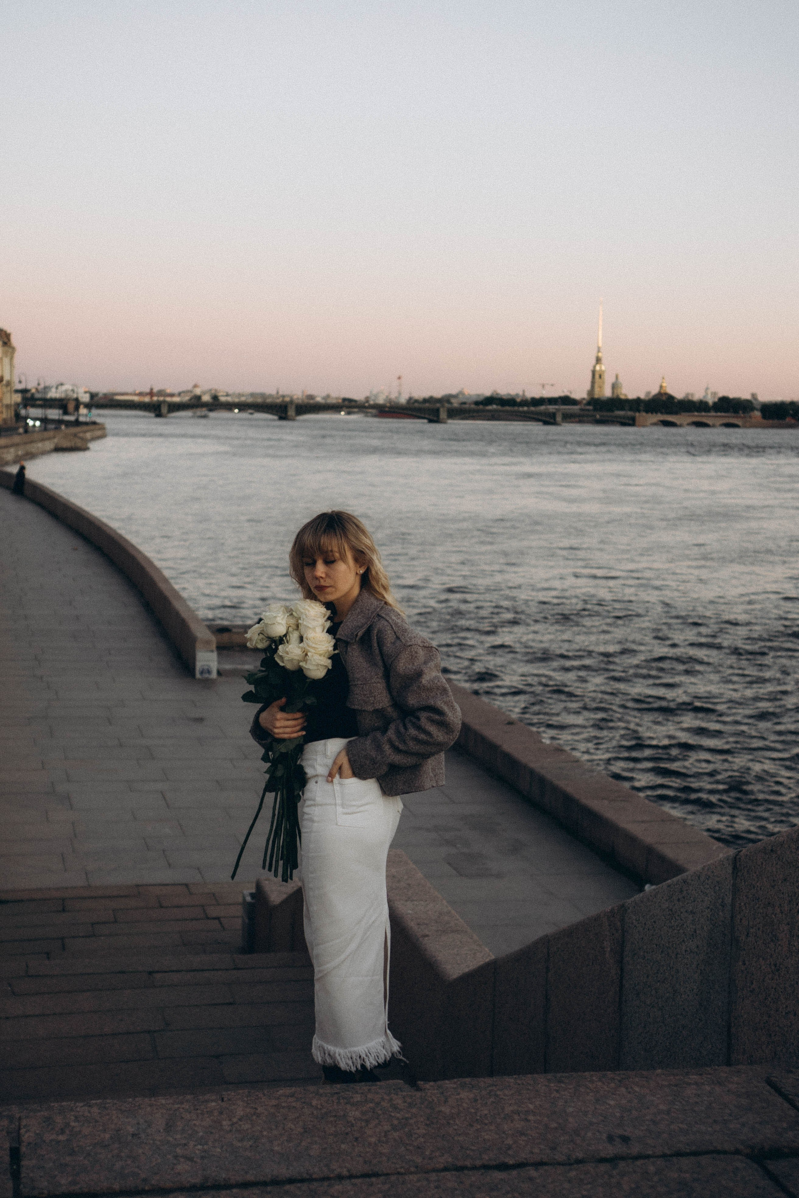 ПРОГУЛКА ПО ГОРОДУ В БЕЛЫЕ НОЧИ (другой вариант). Профессиональный фотограф, Санкт-Петербург — Виктория Богомолова