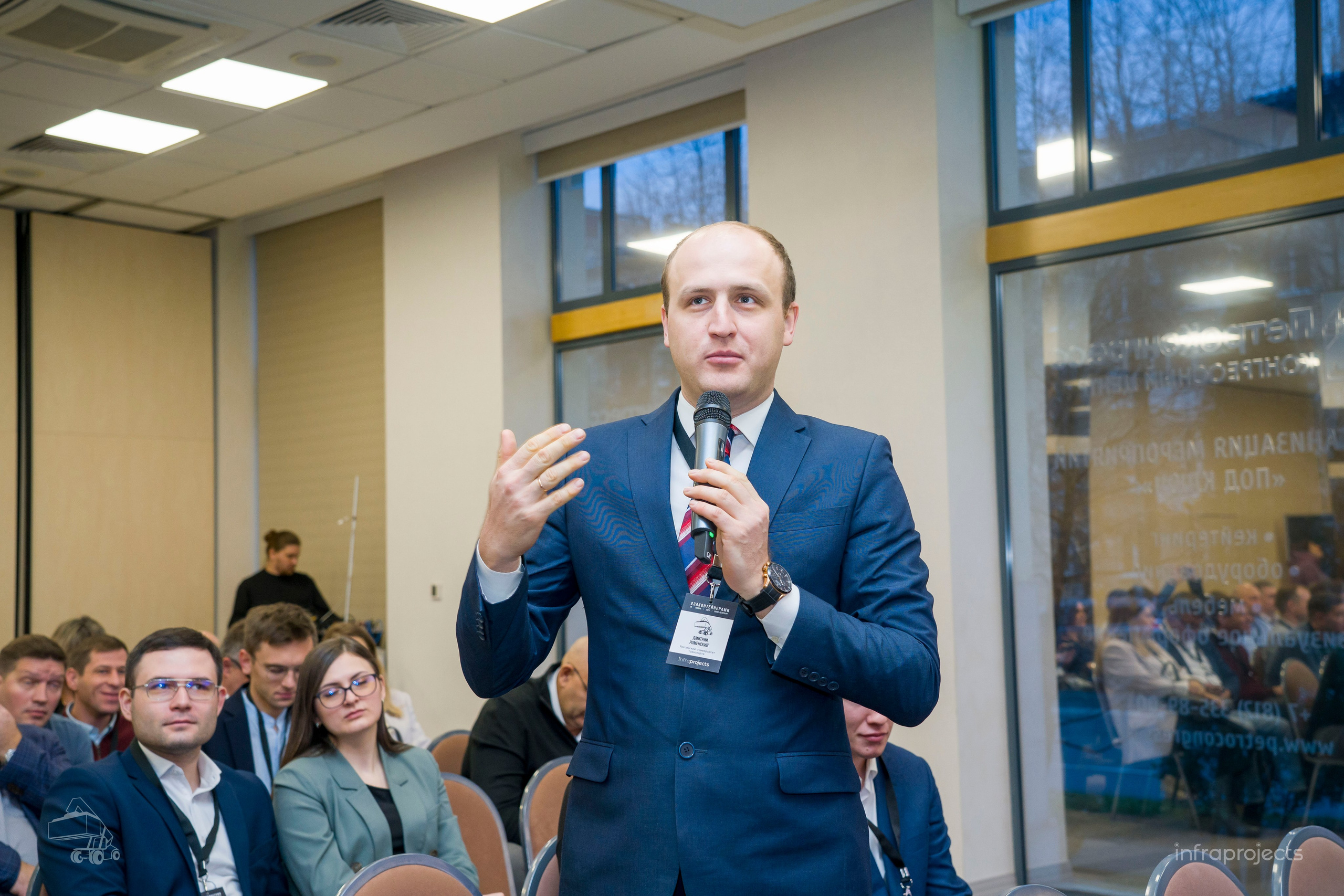 За контейнерами репортаж. Фотограф в Санкт-Петербурге. Репортажная и все съёмки для бизнеса