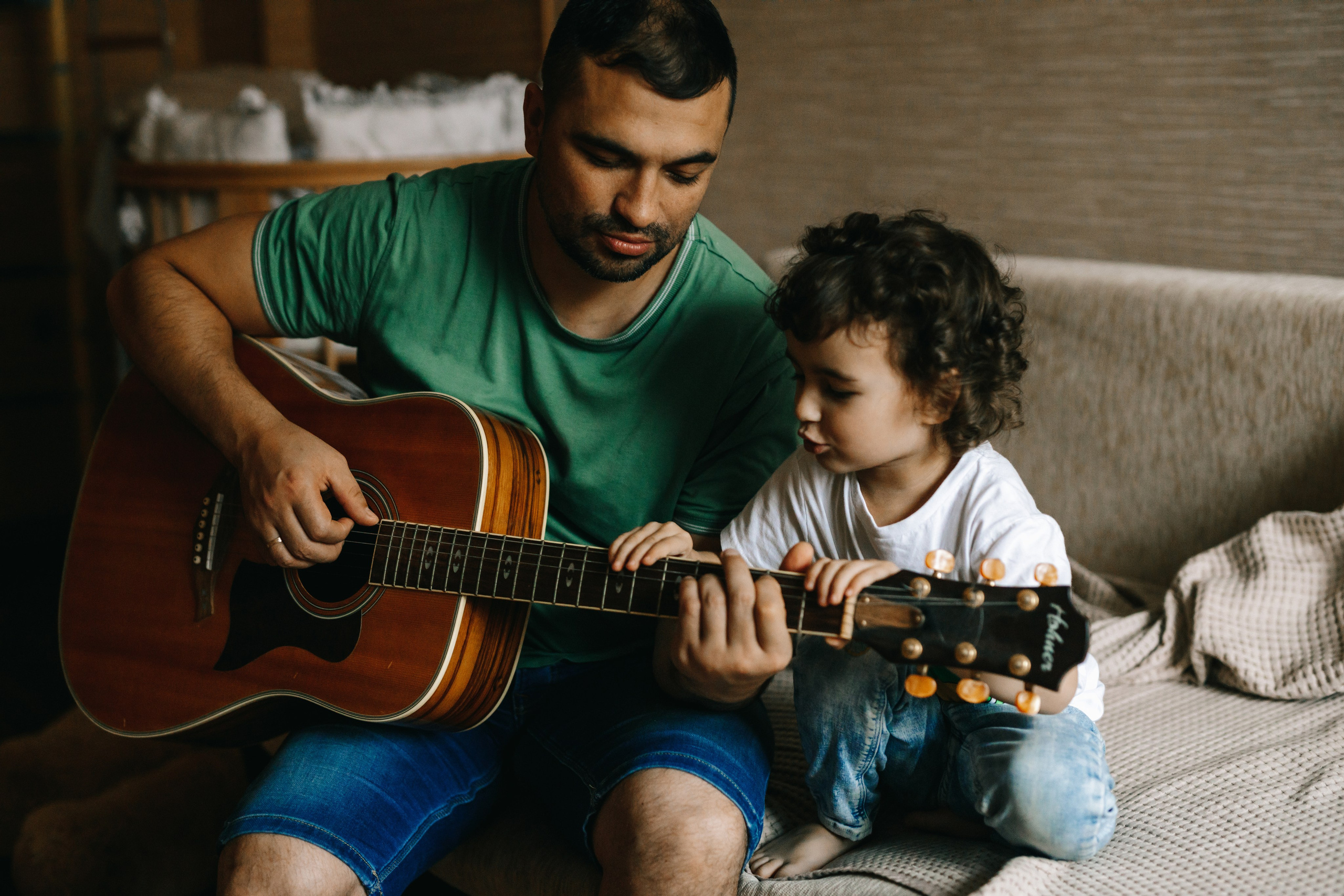 Пример семейной фотосессии дома. Дмитрий Мартьянов семейный фотограф в Санкт-Петербурге
