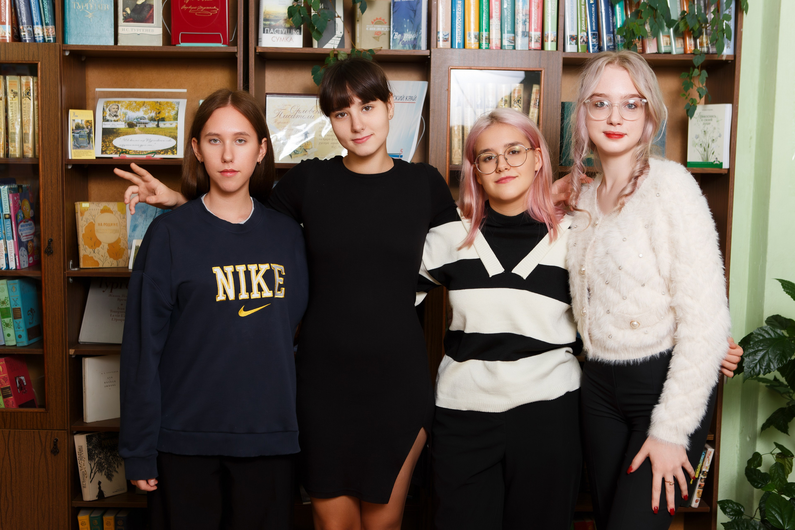 ФОТОСЕССИЯ ДЛЯ 9 КЛАССА «ГИМНАЗИЯ». ТВОЙ АЛЬБОМ / ТВОИ ПРАВИЛА