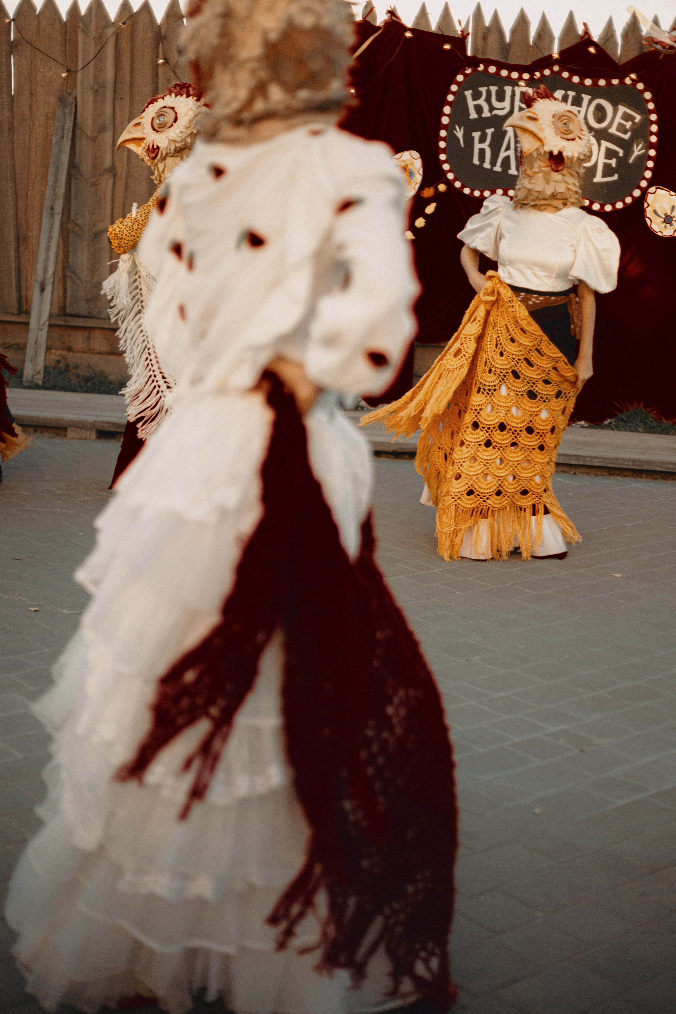 Спектакль «Куриное кабаре» от Свободного молодежного театра | Тобольск. Арт-фотограф Крис Л. в Тобольске: портрет, семейные, свадьбы